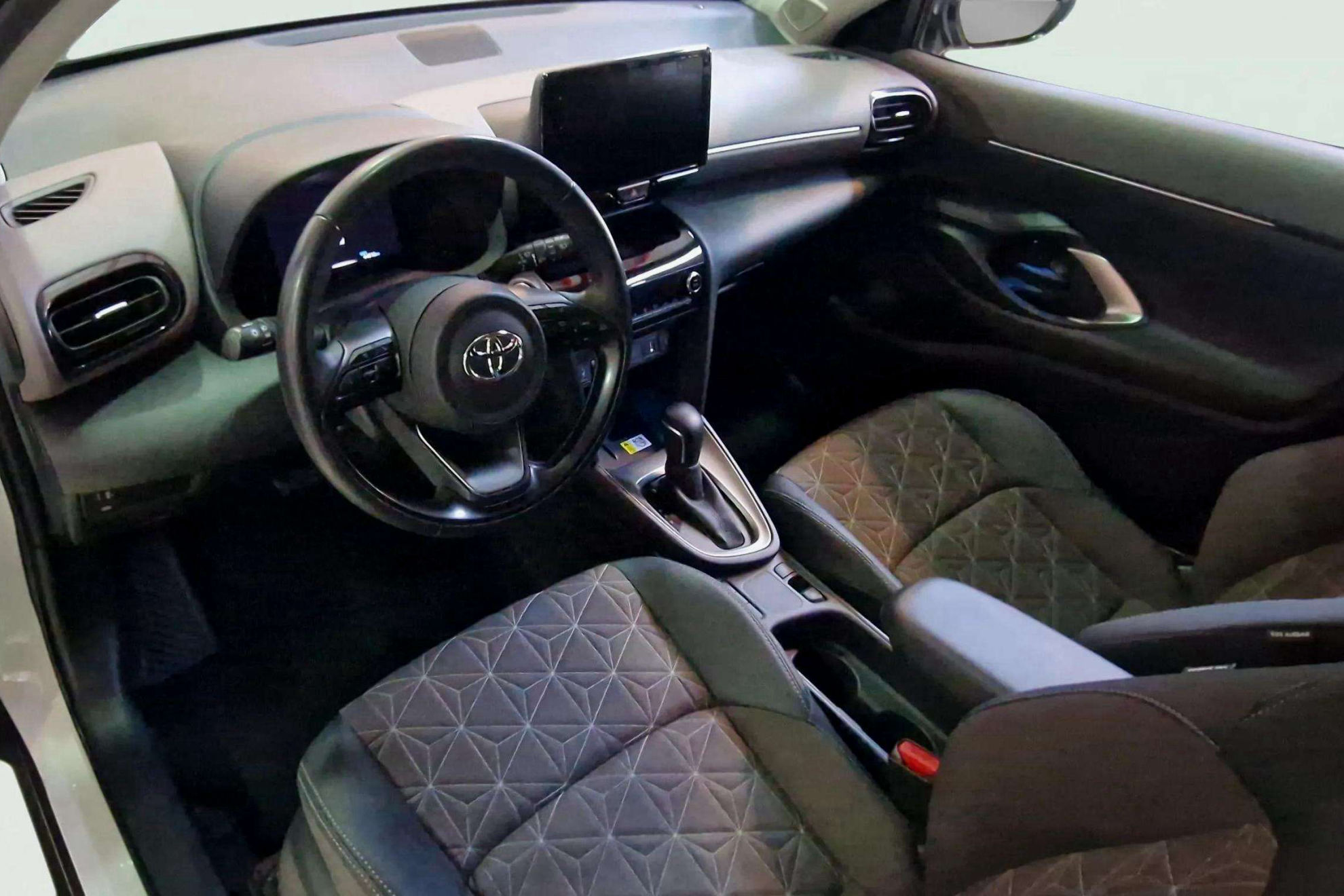 Toyota Yaris Cross 1.5 120H Style Bi-Tono - foto 13