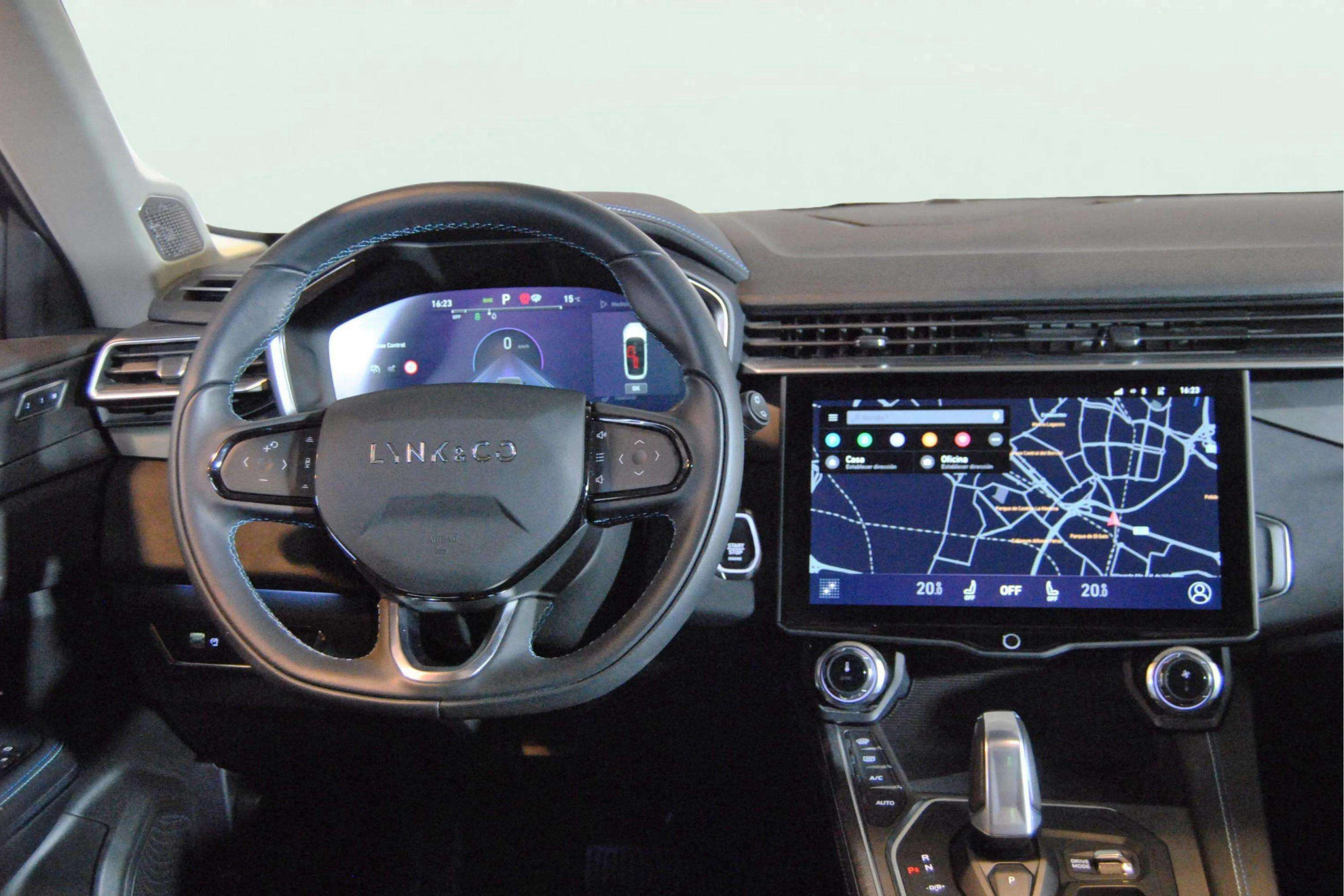 Lynk & Co 01 1.5 PHEV - foto 15