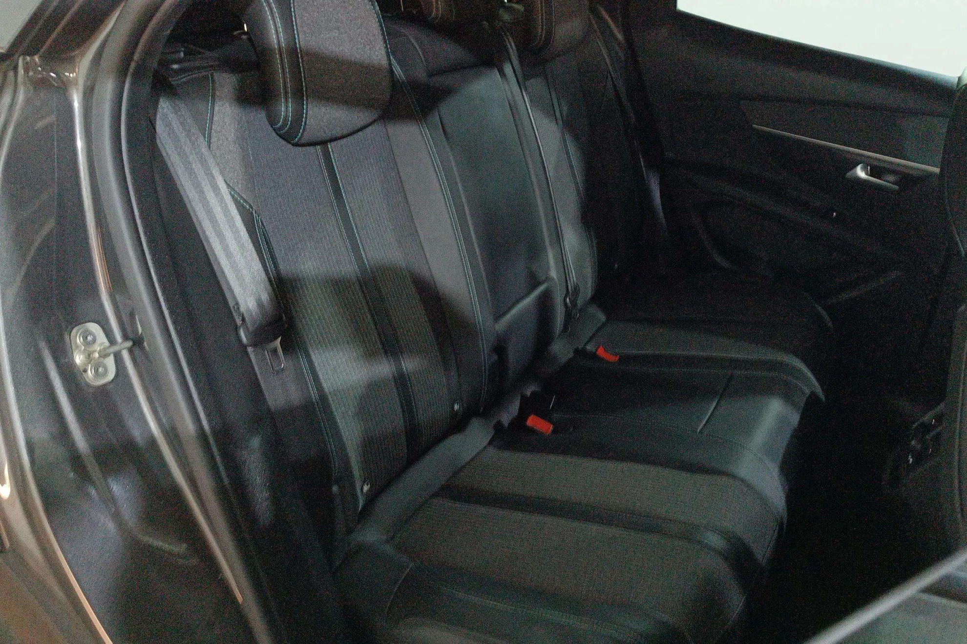 Peugeot 3008 225 e-EAT8 Allure Pack - foto 15