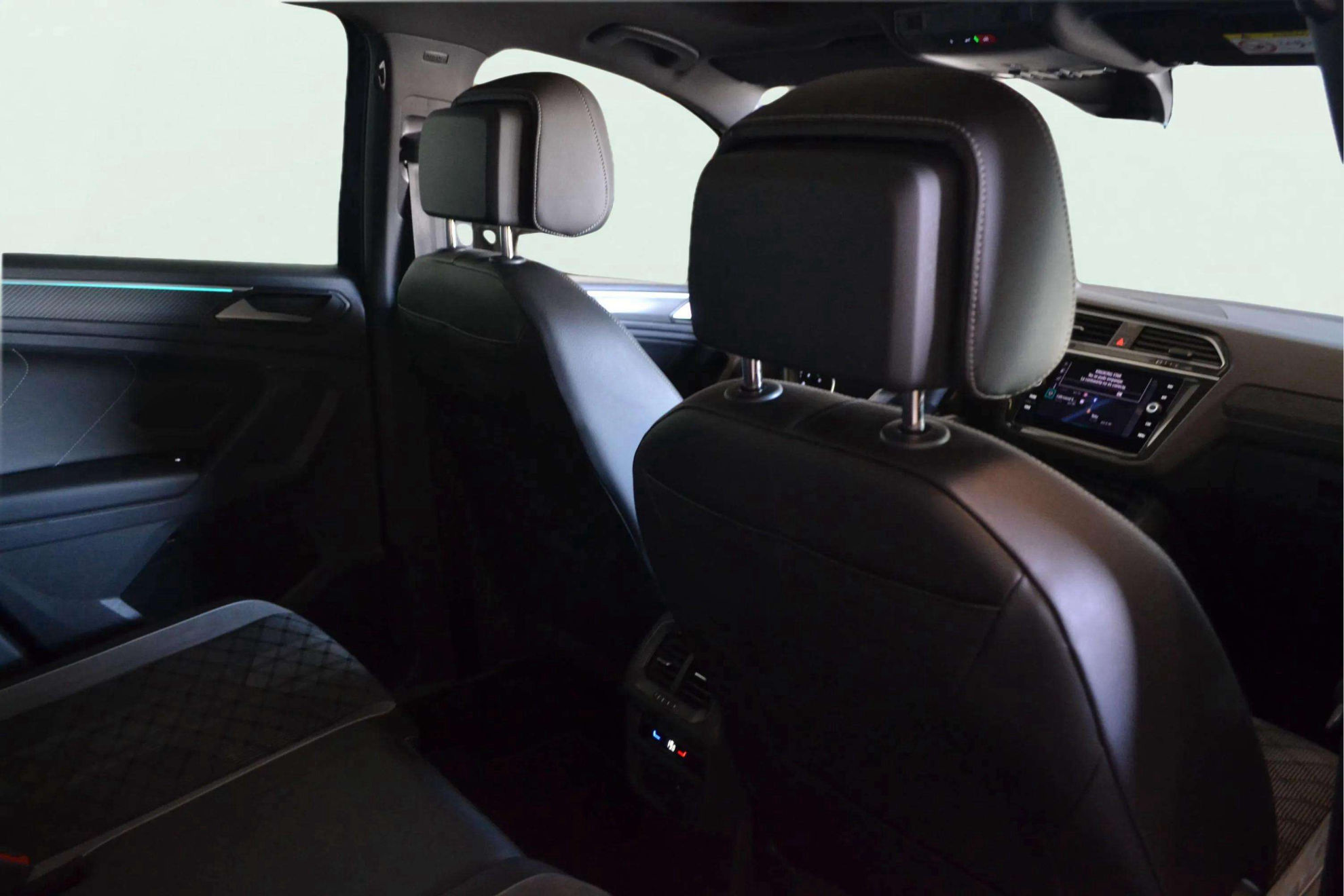 Volkswagen Tiguan R-Line 2.0 TDI DSG - foto 11