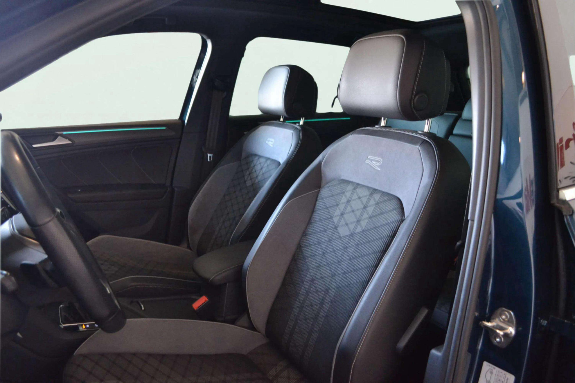 Volkswagen Tiguan R-Line 2.0 TDI DSG - foto 17