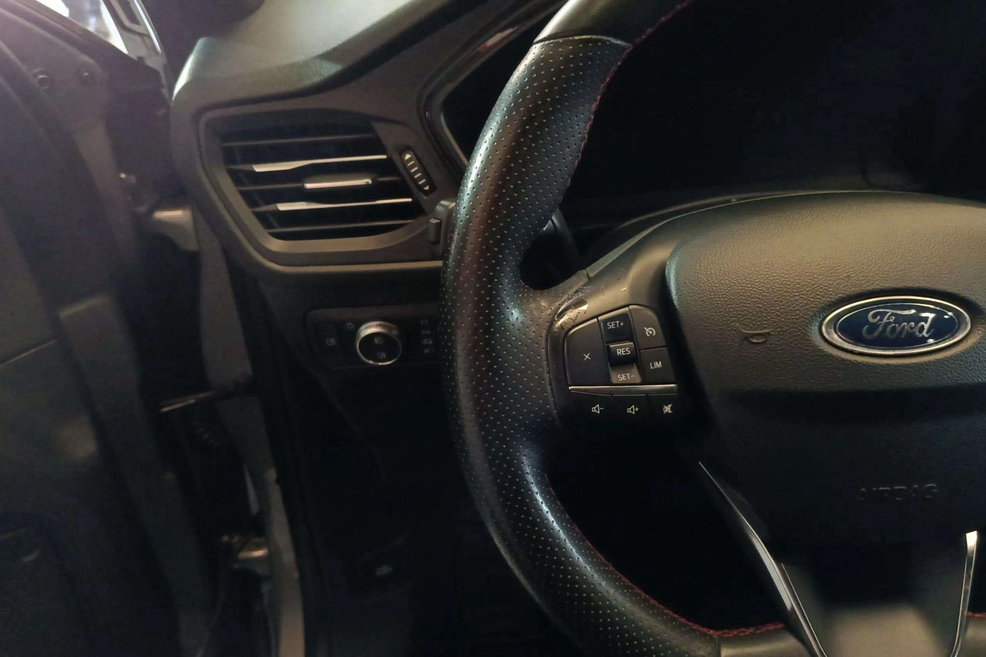 Ford Kuga ST-Line 2.5 Duratec PHEV - foto 15