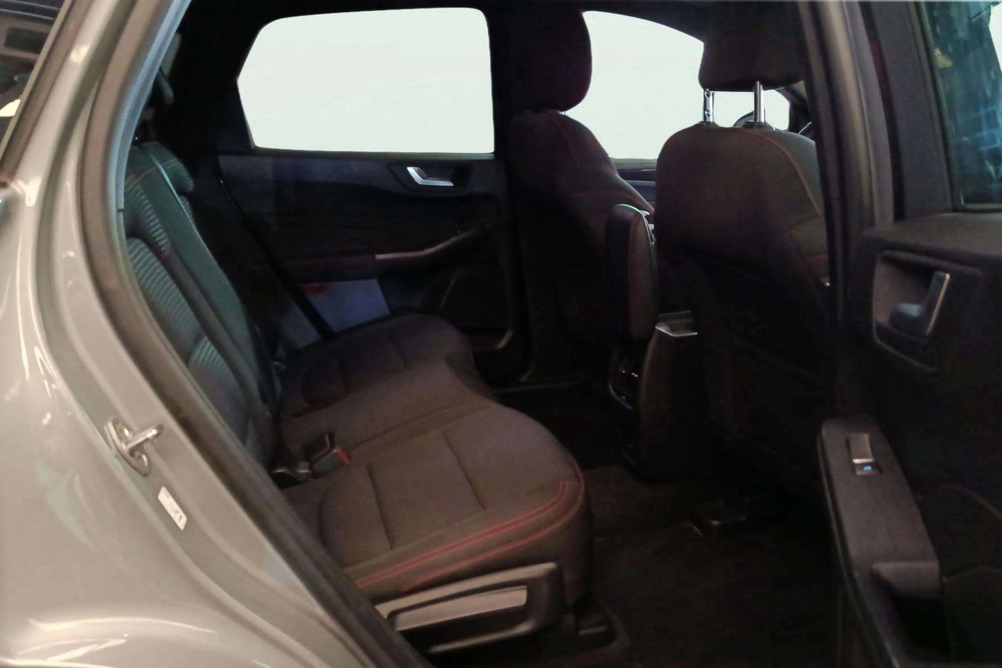 Ford Kuga ST-Line 2.5 Duratec PHEV - foto 11