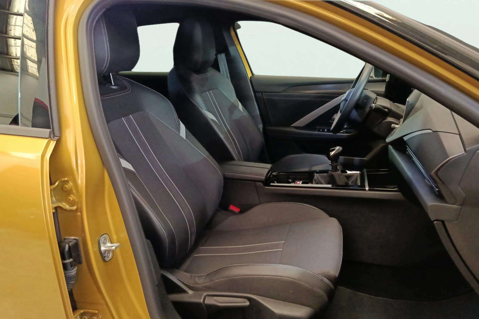 Opel Astra 1.2T XHT Edition - foto 13