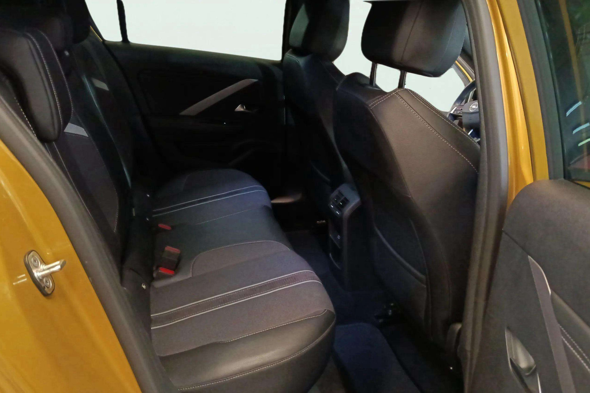 Opel Astra 1.2T XHT Edition - foto 12
