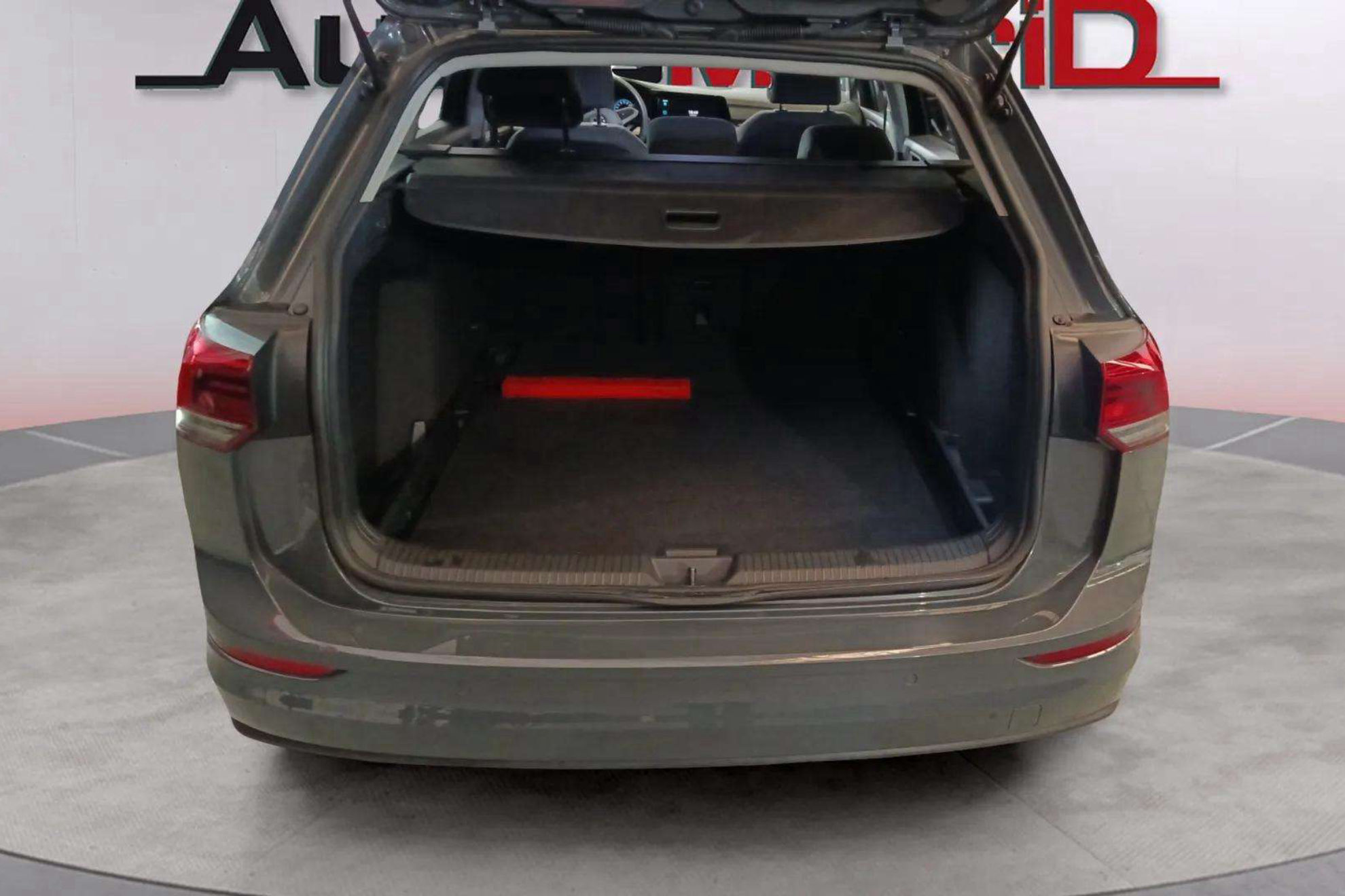 Volkswagen Golf 2.0 TDI Variant - foto 13