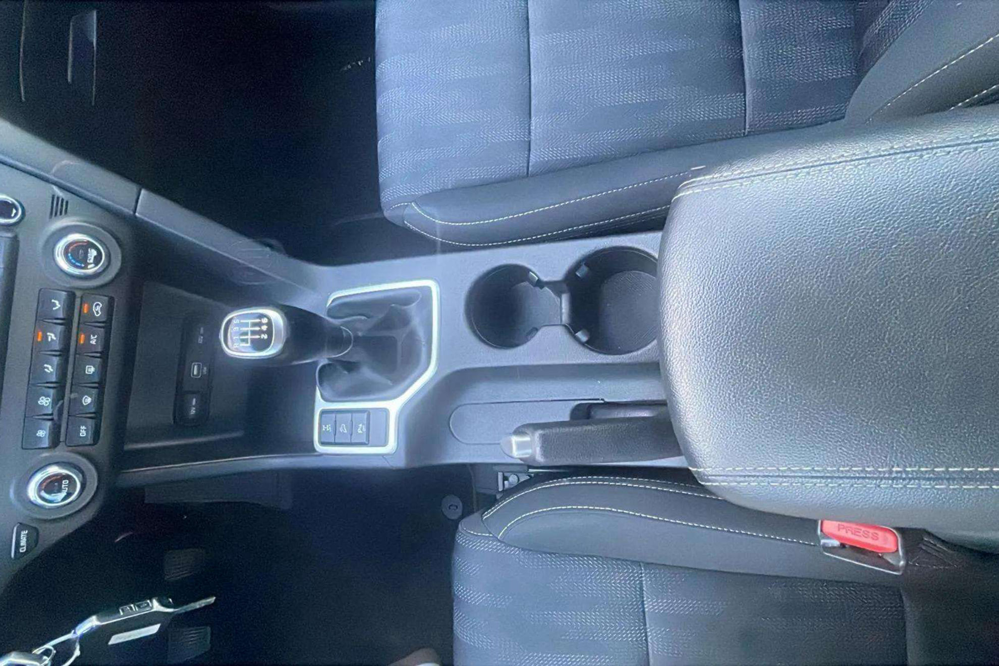 Kia Sportage 1.6 MHEV Concept 4x2 - foto 20