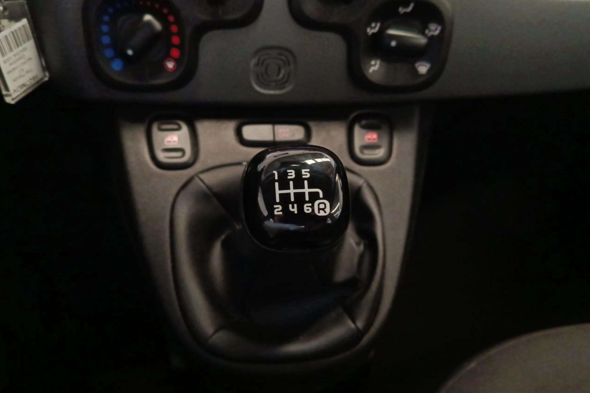Fiat Panda Hybrid 1.0 - foto 19