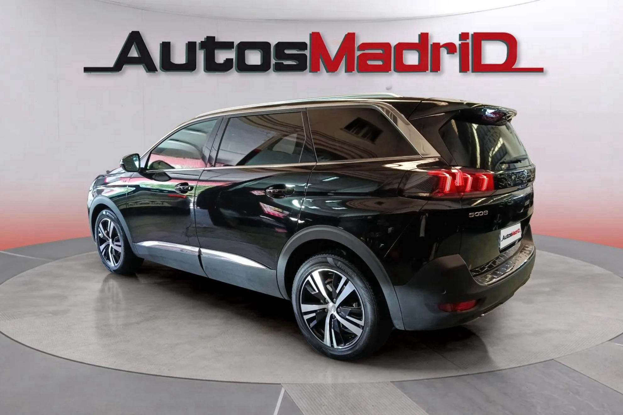 Peugeot 5008 1.5 BlueHDi GT EAT8 - foto 4