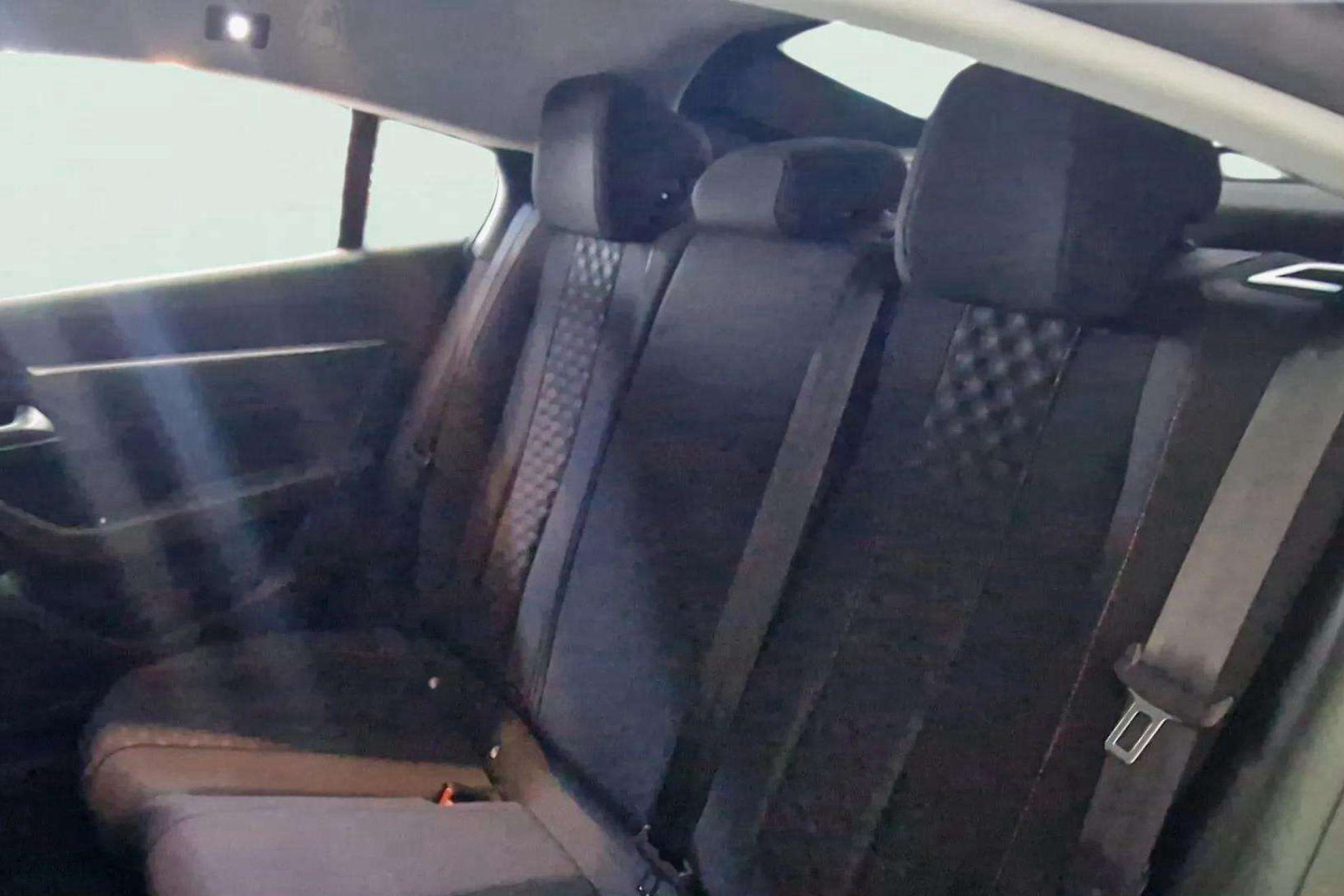 Peugeot 508 Business Line BlueHDi 130 EAT8 - foto 15