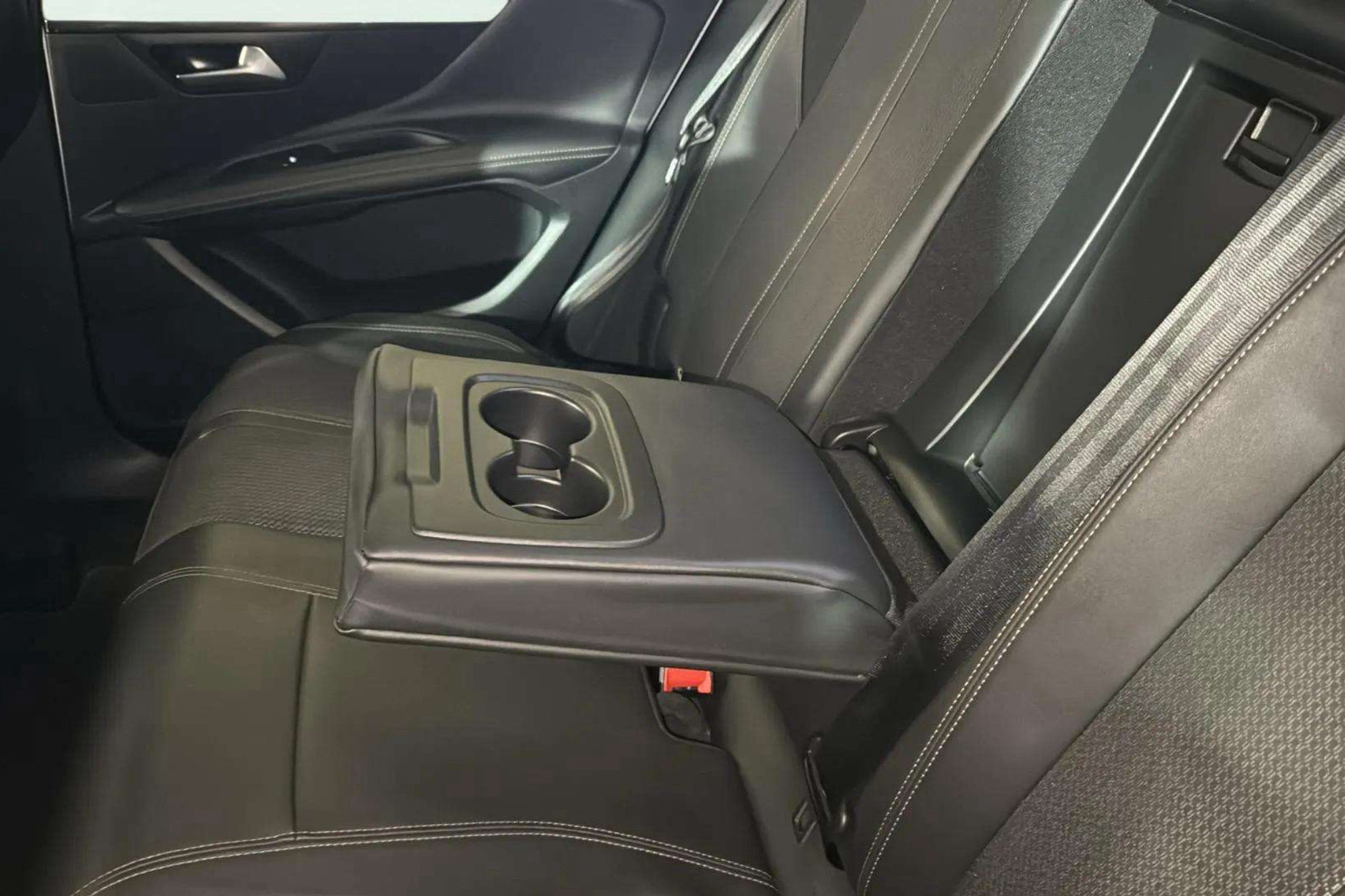 Peugeot 3008 225 e-EAT8 Allure - foto 42