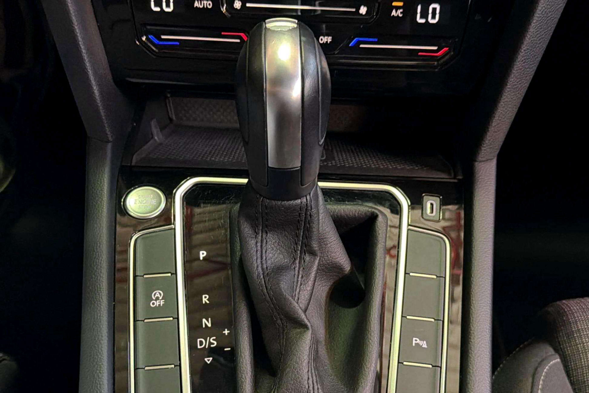 Volkswagen Passat Variant Executive 2.0 TDI D - foto 27