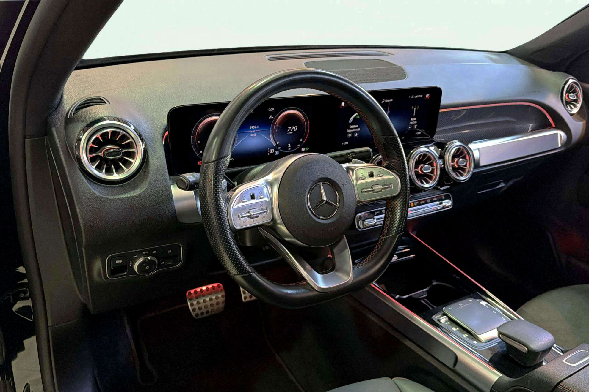 Mercedes-Benz GLB 200 d - foto 11