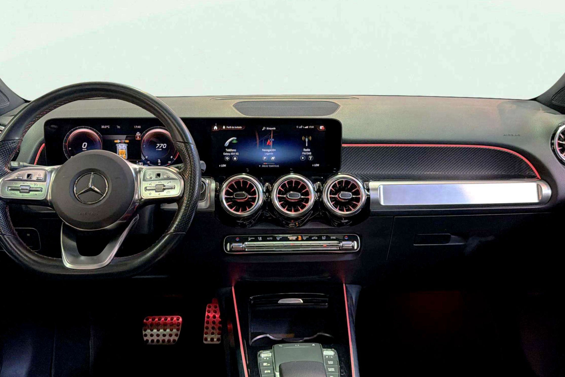 Mercedes-Benz GLB 200 d - foto 16