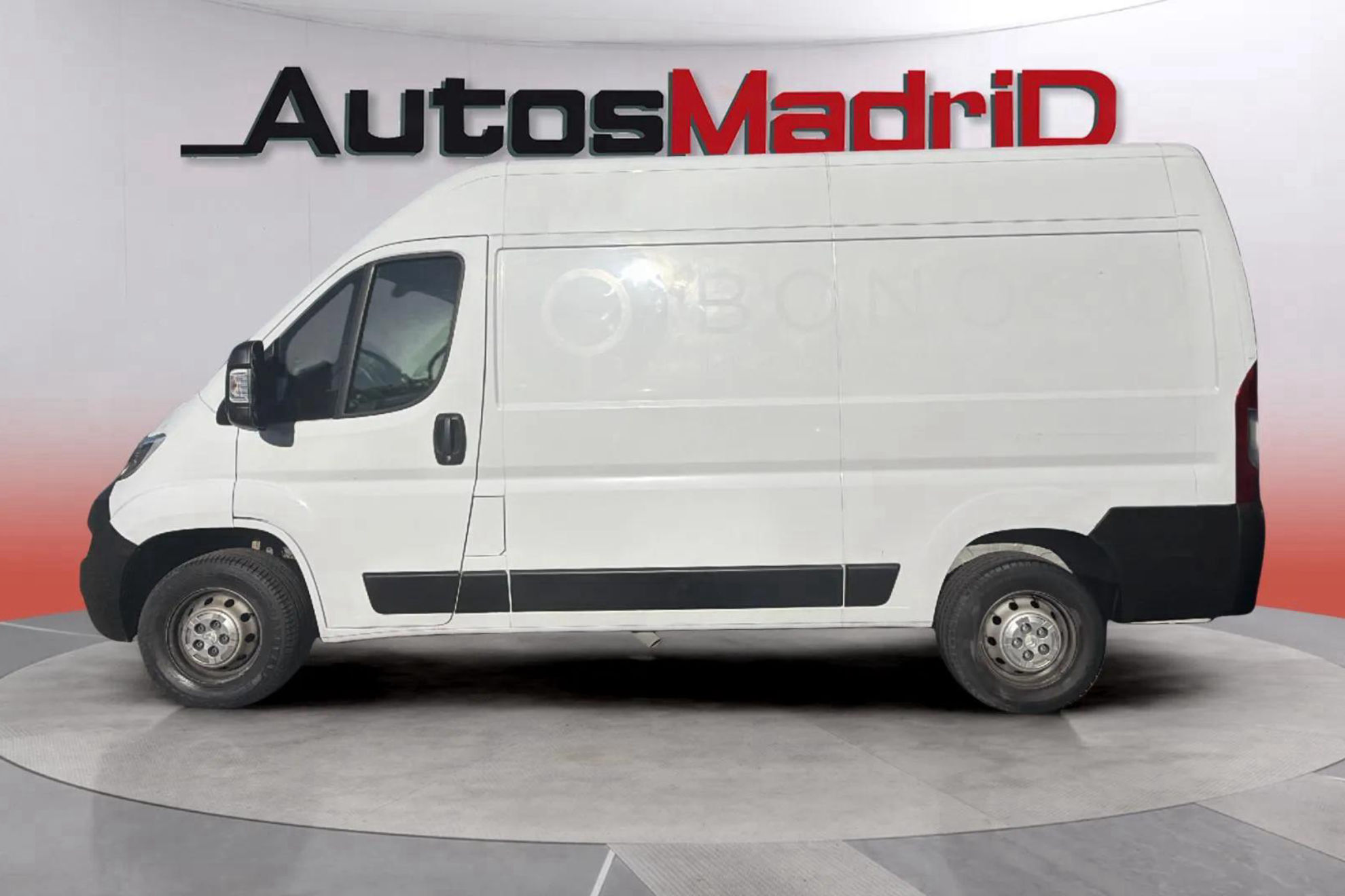 Citroën Jumper BlueHDi Furgón 35L2H2 - foto 4