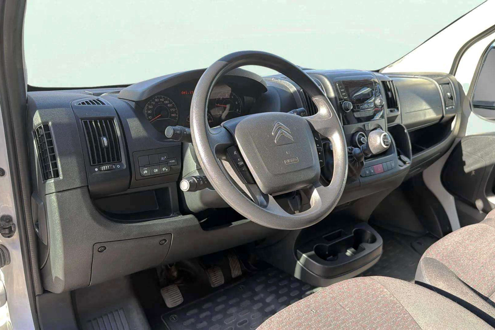 Citroën Jumper BlueHDi Furgón 35L2H2 - foto 9