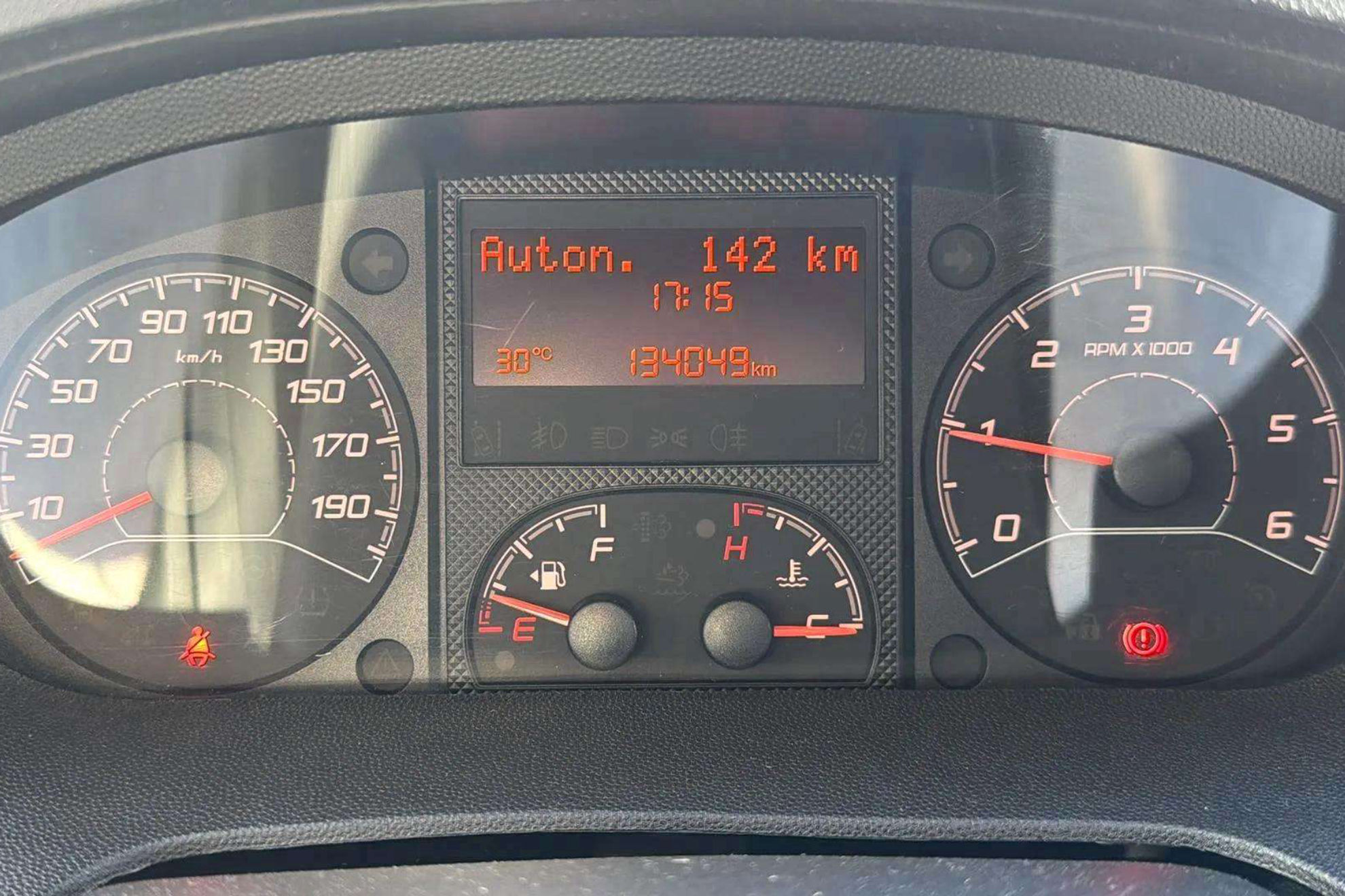 Citroën Jumper BlueHDi Furgón 35L2H2 - foto 17