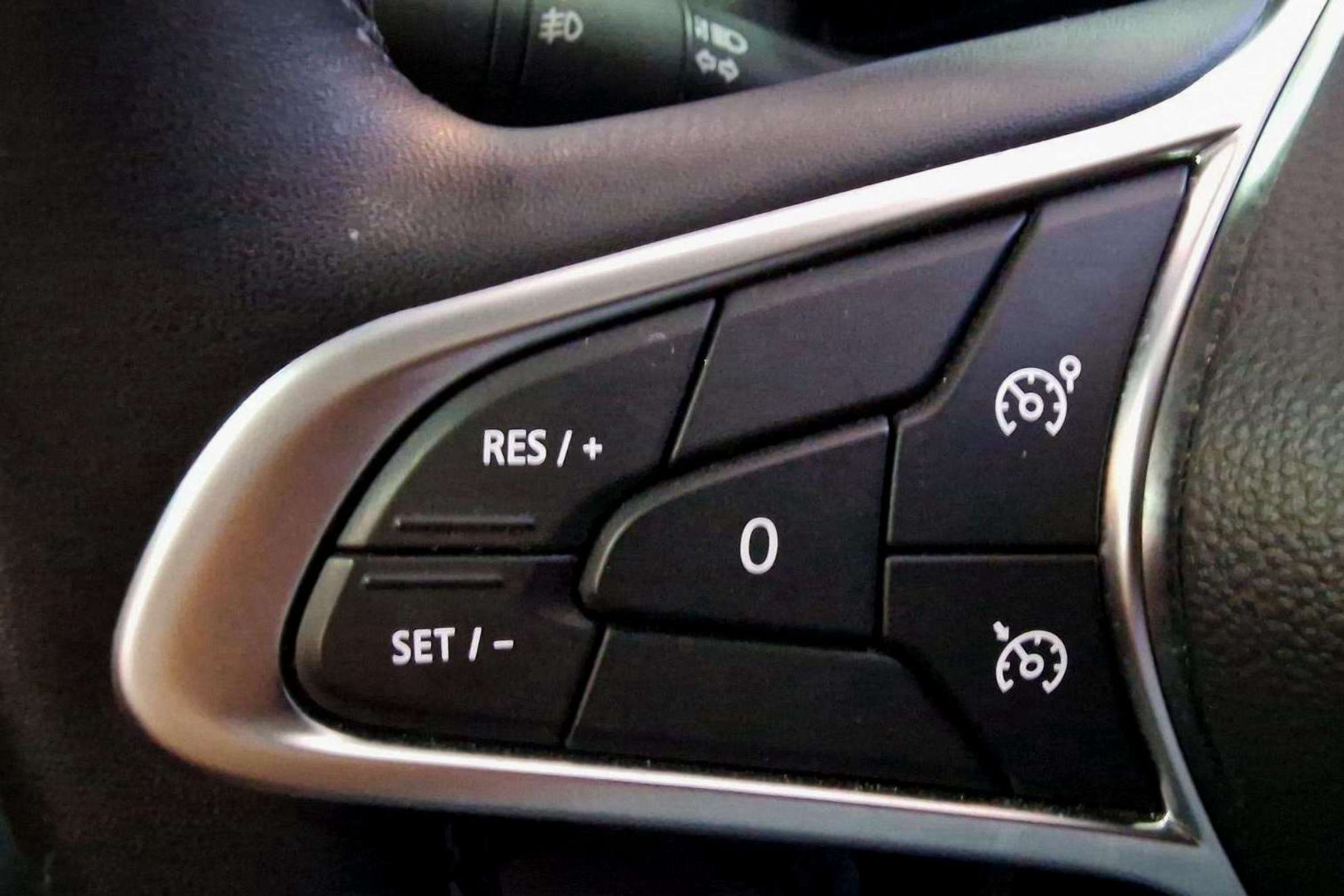 Renault Clio Intens E-Tech Híbrido - foto 19