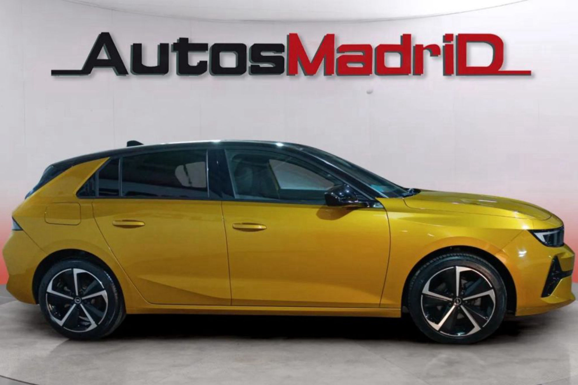 Opel Astra 1.2T XHT GS - foto 8