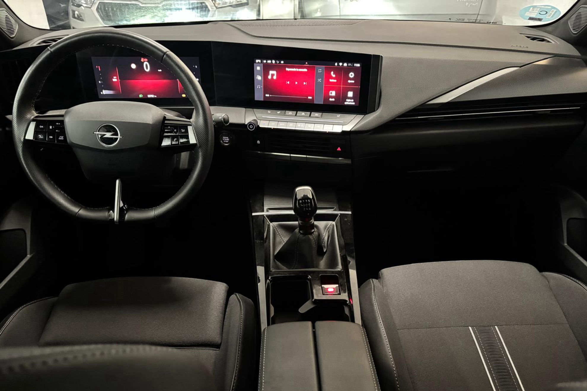 Opel Astra 1.2T XHT GS - foto 13