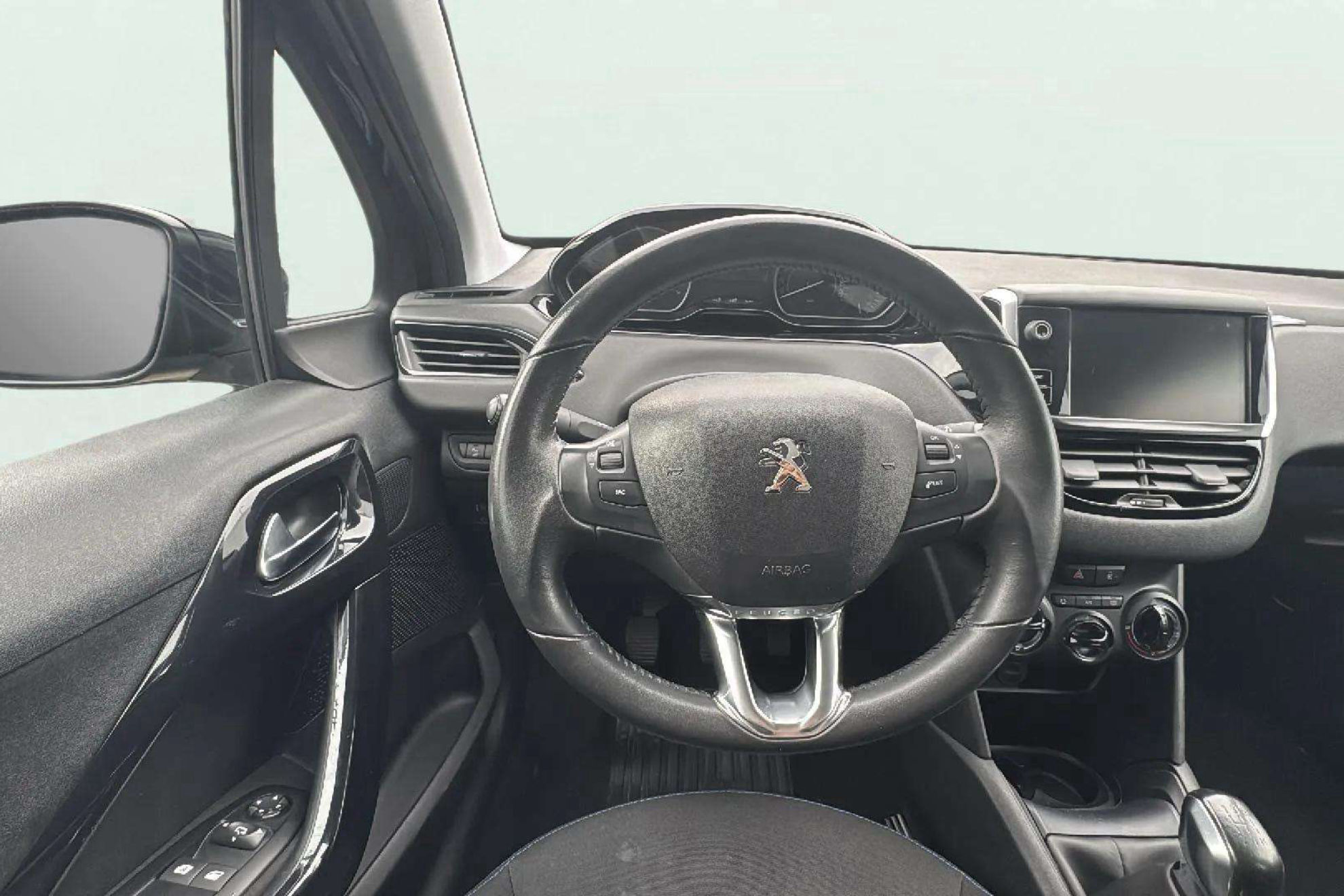 Peugeot 208 Allure 1.2L PureTech - foto 9