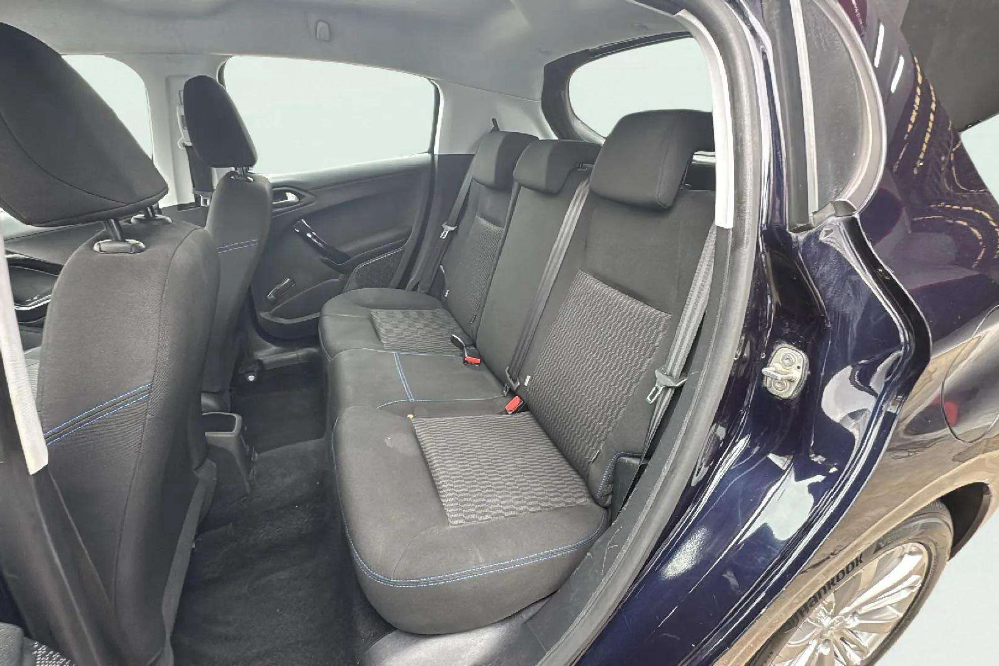 Peugeot 208 Allure 1.2L PureTech - foto 13
