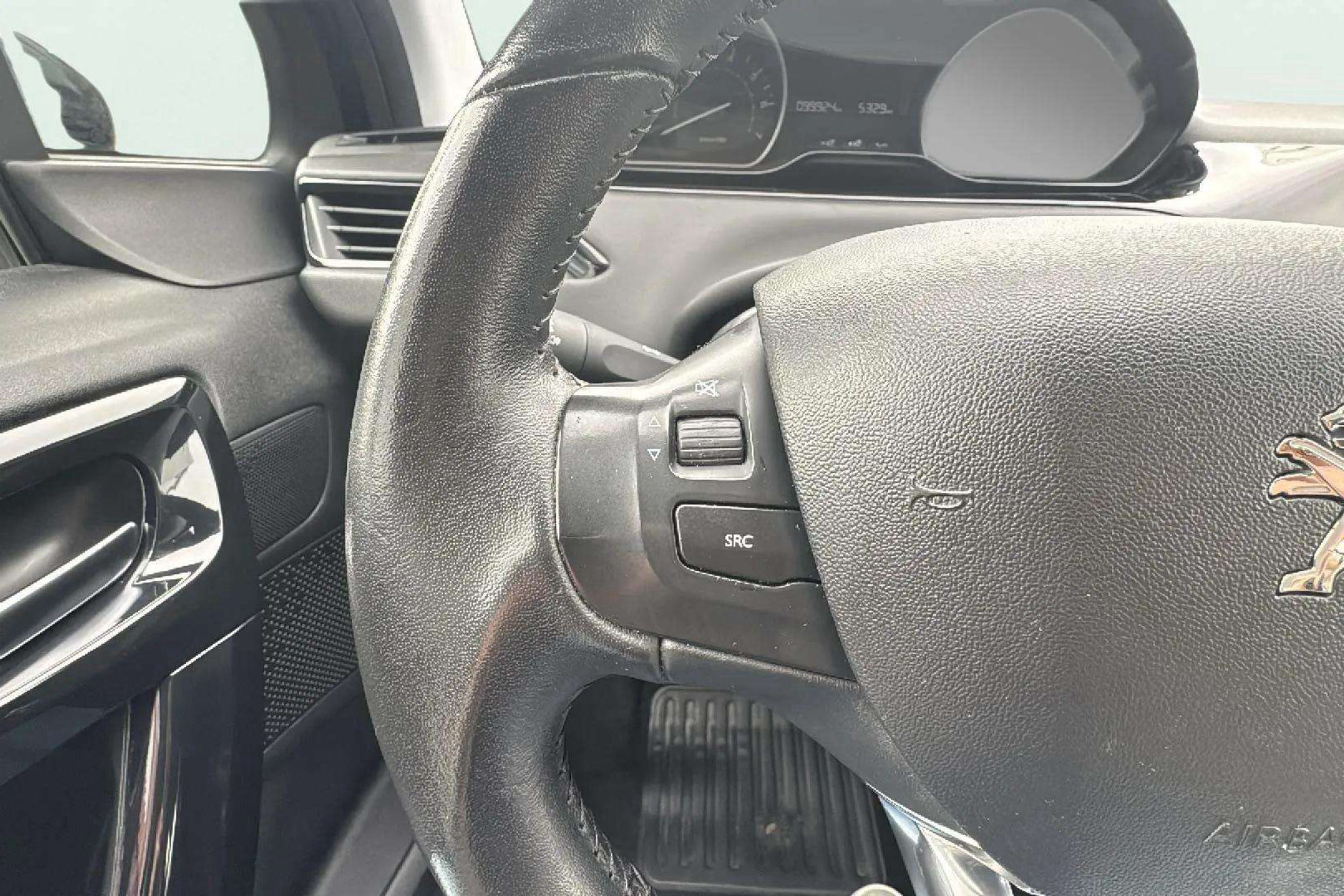 Peugeot 208 Allure 1.2L PureTech - foto 18