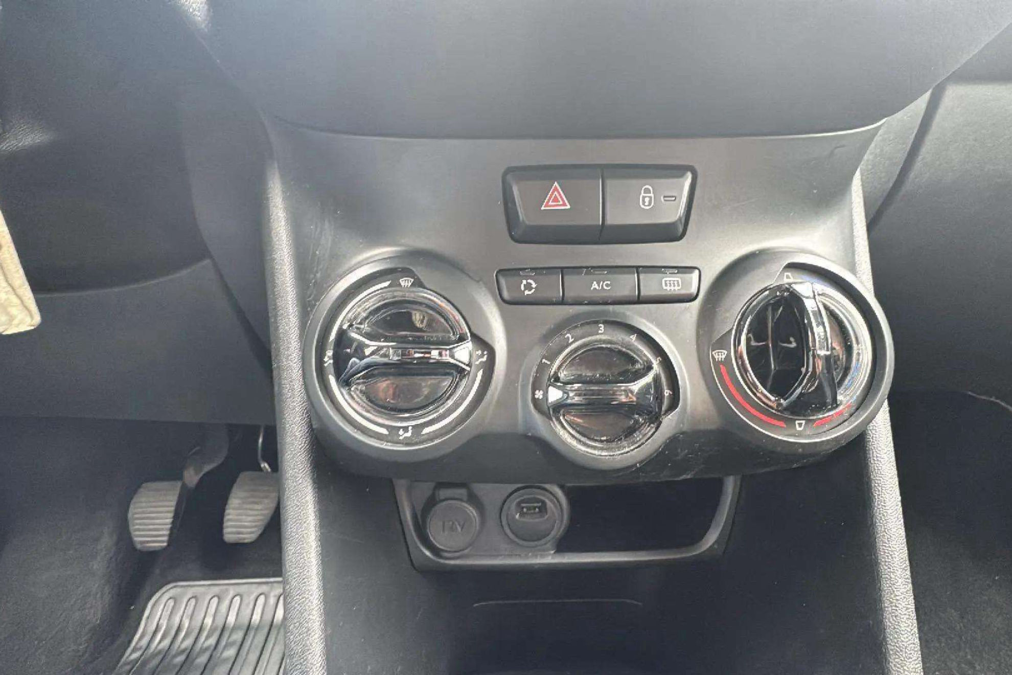 Peugeot 208 Allure 1.2L PureTech - foto 27