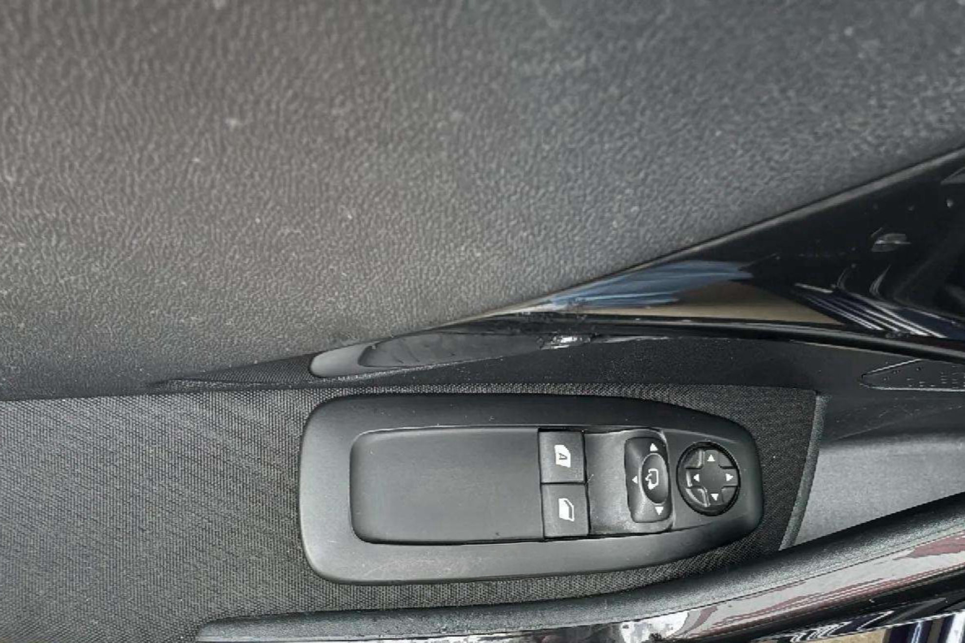 Peugeot 208 Allure 1.2L PureTech - foto 29