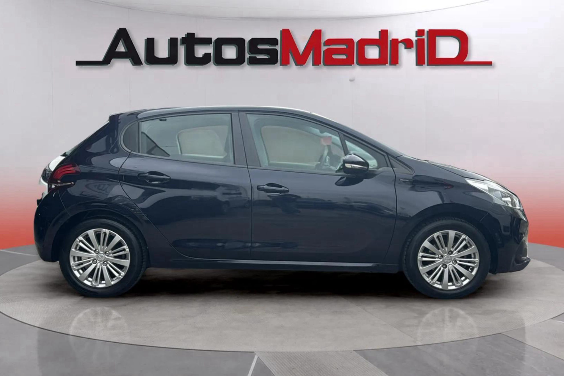 Peugeot 208 Allure 1.2L PureTech - foto 2