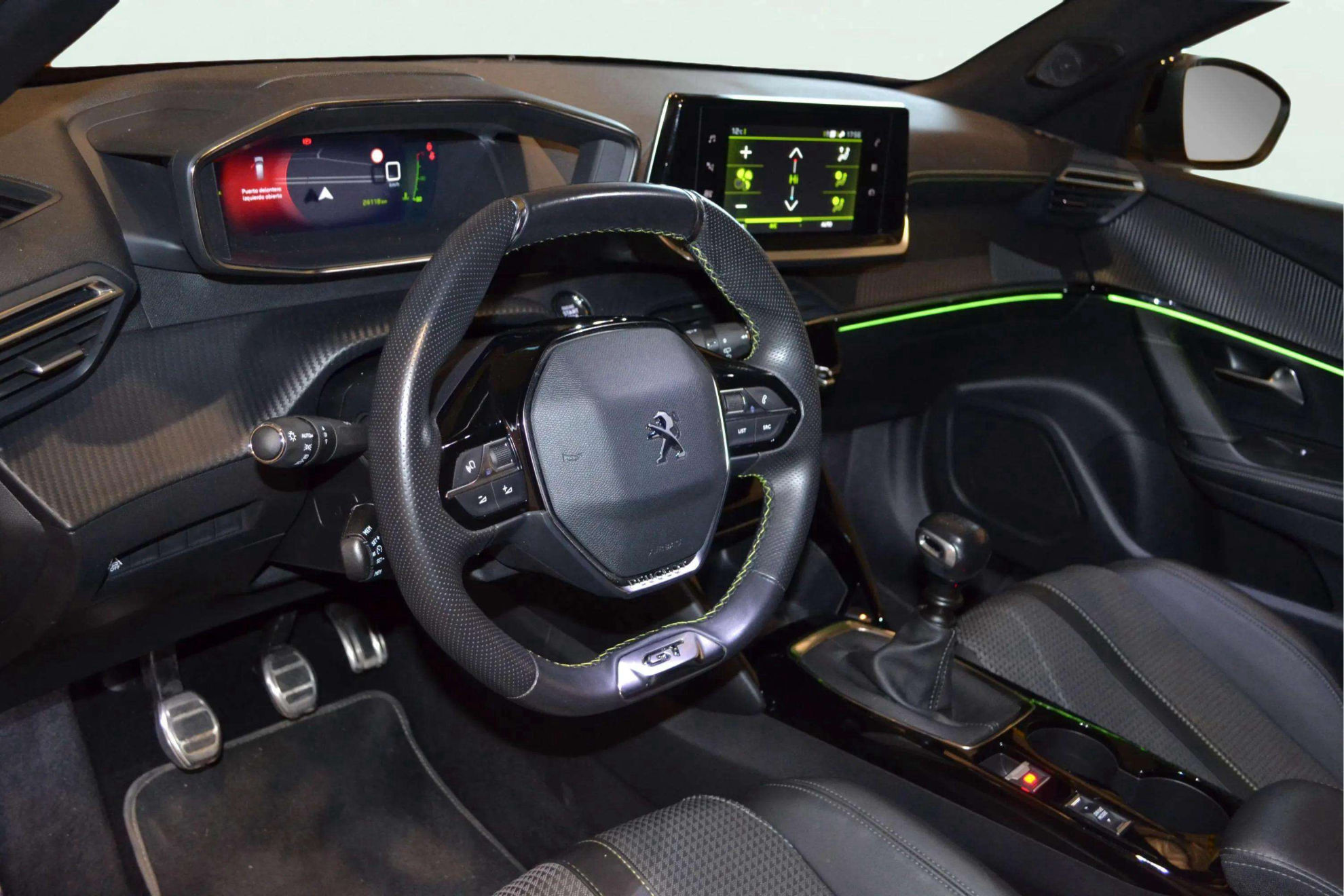 Peugeot 2008 GT PureTech 130 - foto 15