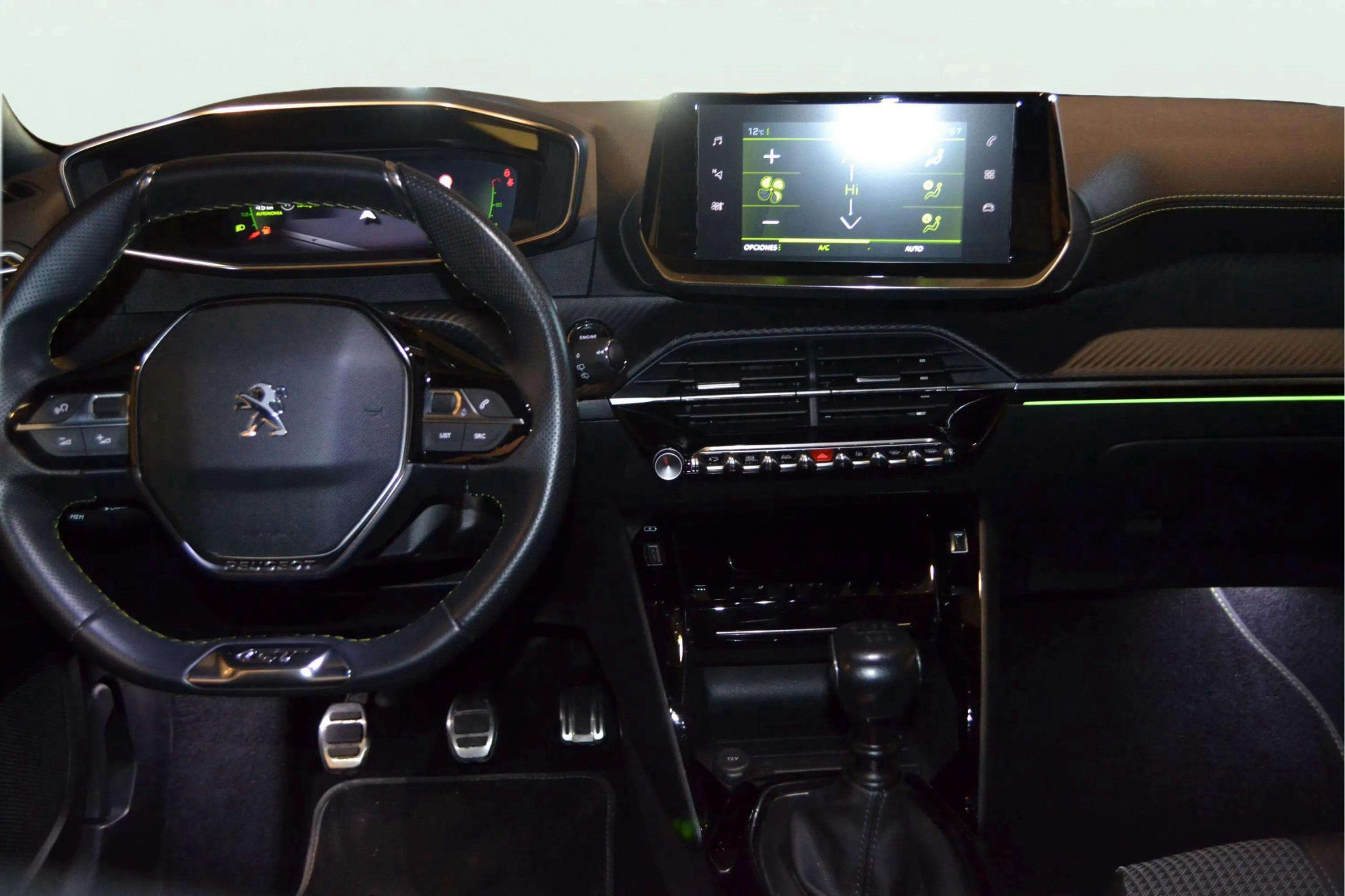 Peugeot 2008 GT PureTech 130 - foto 17