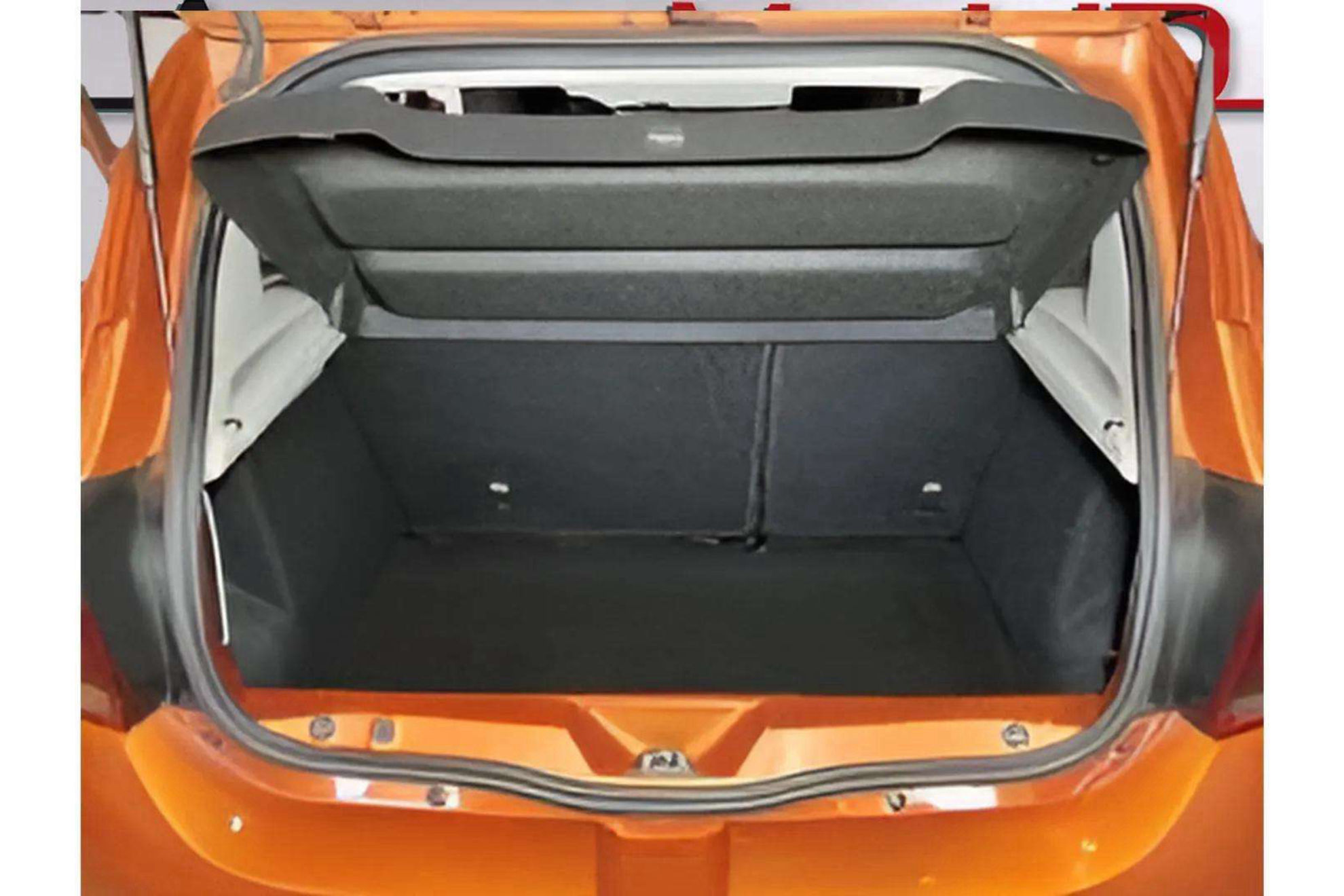 Dacia Sandero Stepway Essential TCe 18 - foto 6