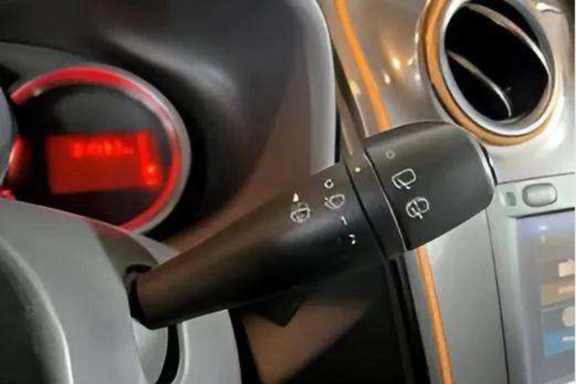 Dacia Sandero Stepway Essential TCe 18 - foto 15