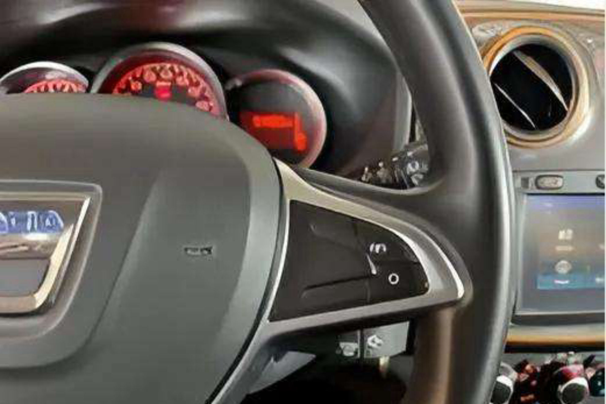 Dacia Sandero Stepway Essential TCe 18 - foto 18