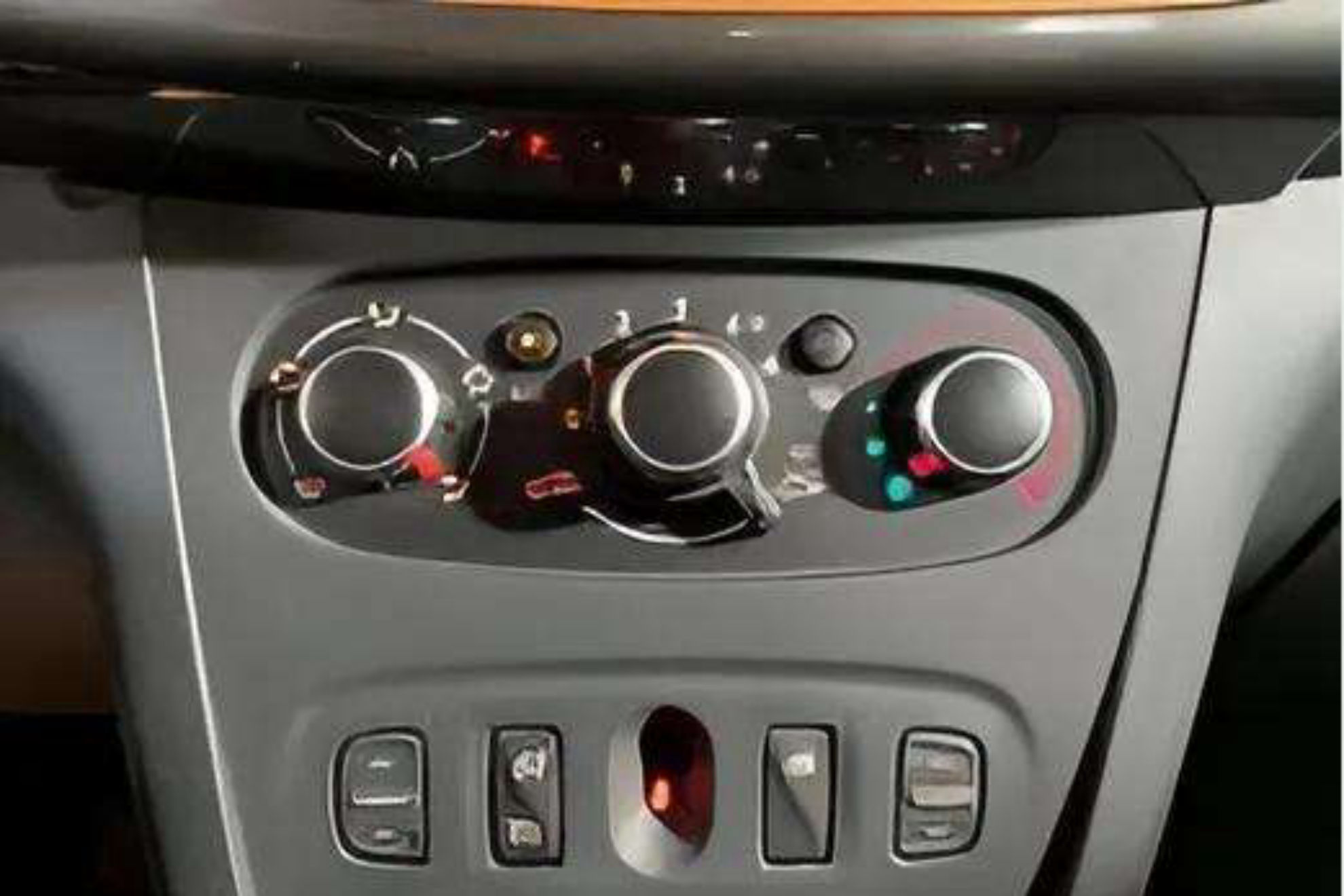 Dacia Sandero Stepway Essential TCe 18 - foto 21