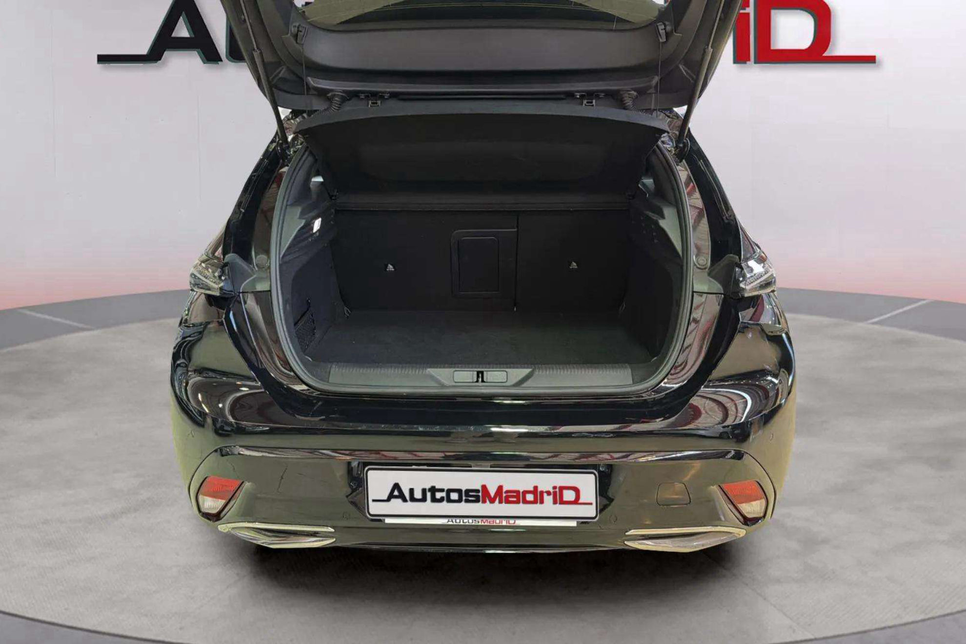 Peugeot 308 GT Hybrid 180 eEAT8 - foto 7