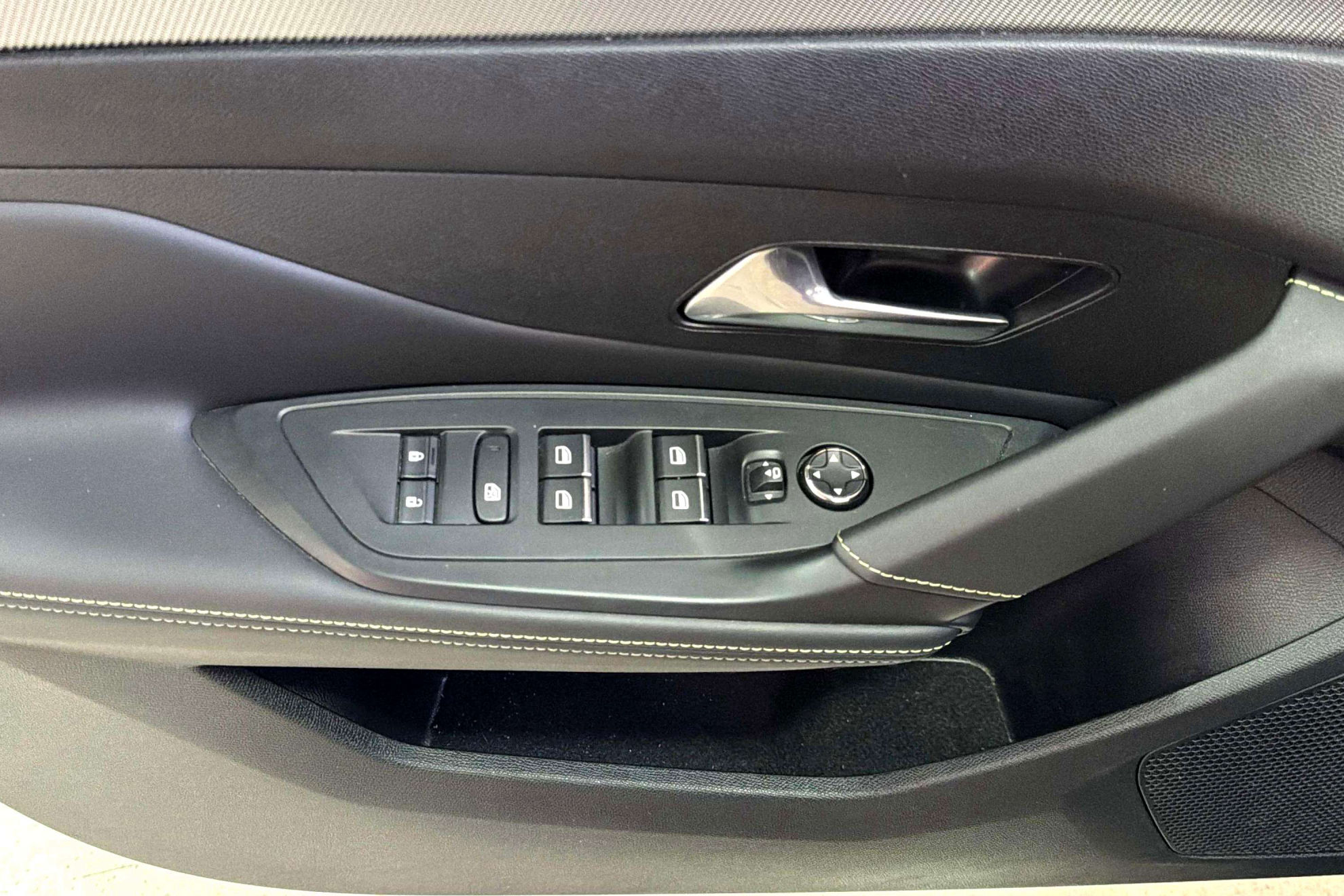Peugeot 308 GT Hybrid 180 eEAT8 - foto 14