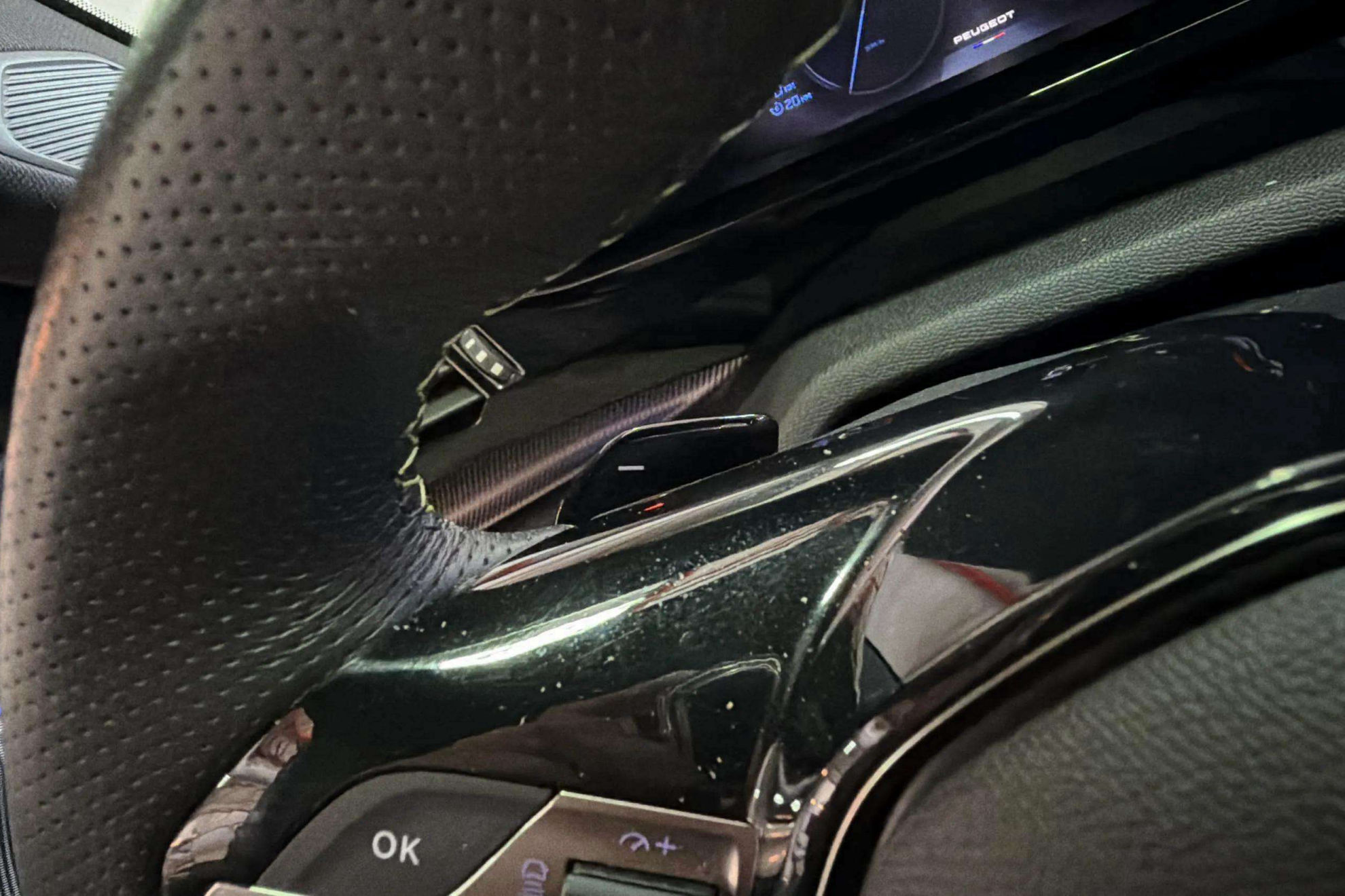 Peugeot 308 GT Hybrid 180 eEAT8 - foto 18
