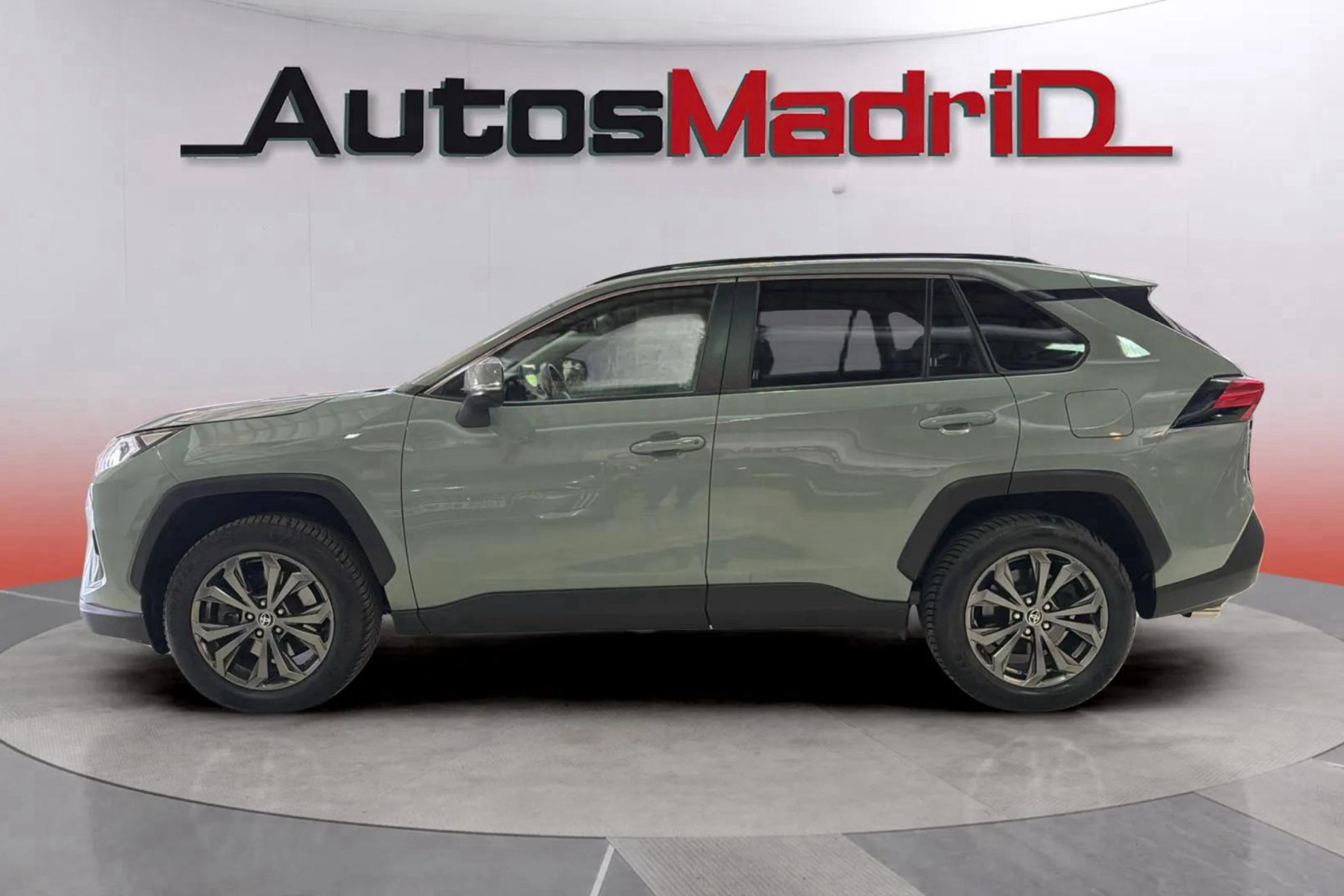 Toyota RAV4 2.5l 220H Advance - foto 4