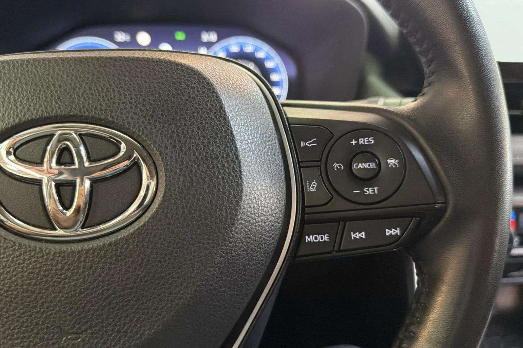 Toyota RAV4 2.5l 220H Advance - foto 20