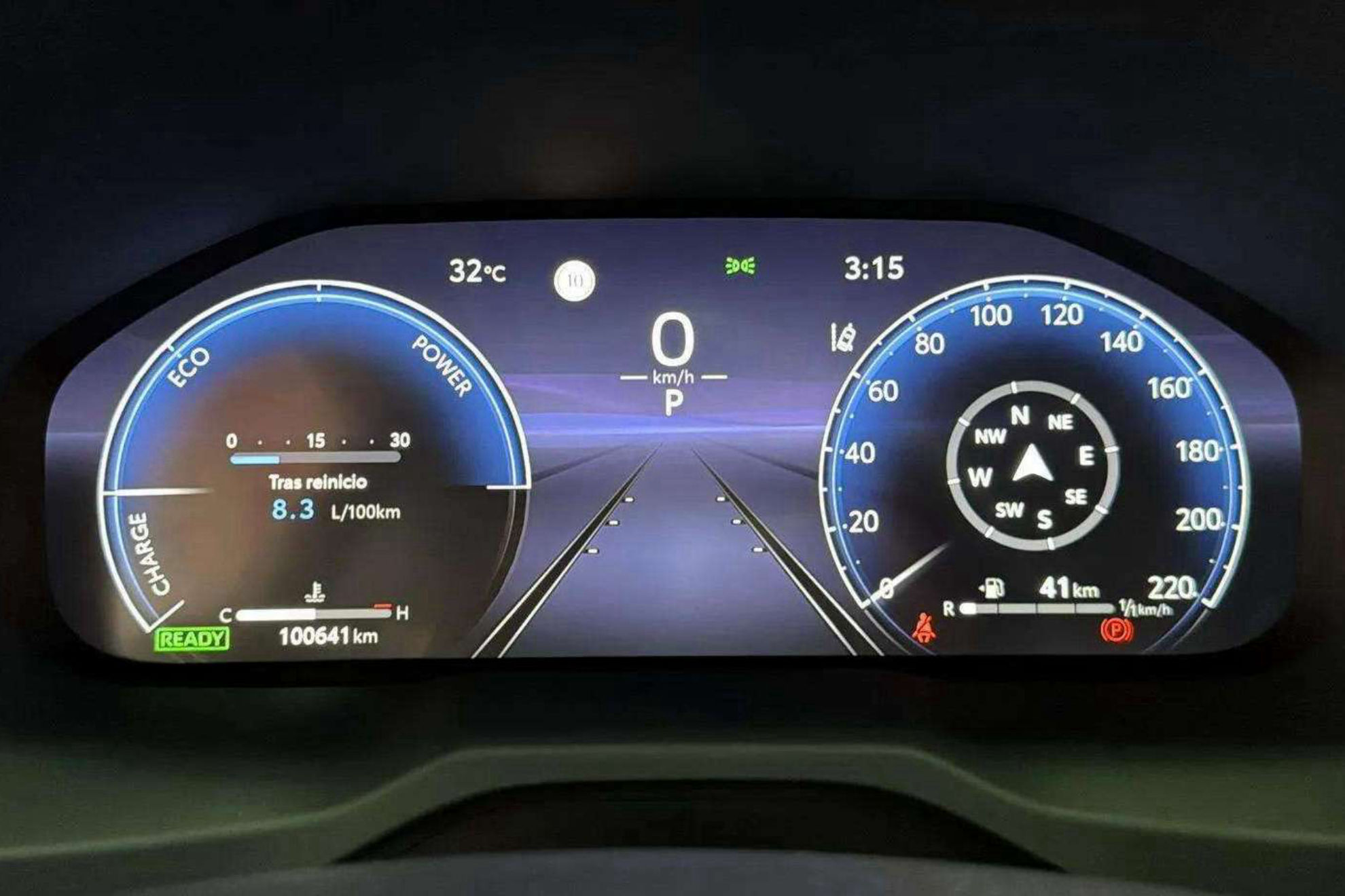 Toyota RAV4 2.5l 220H Advance - foto 21