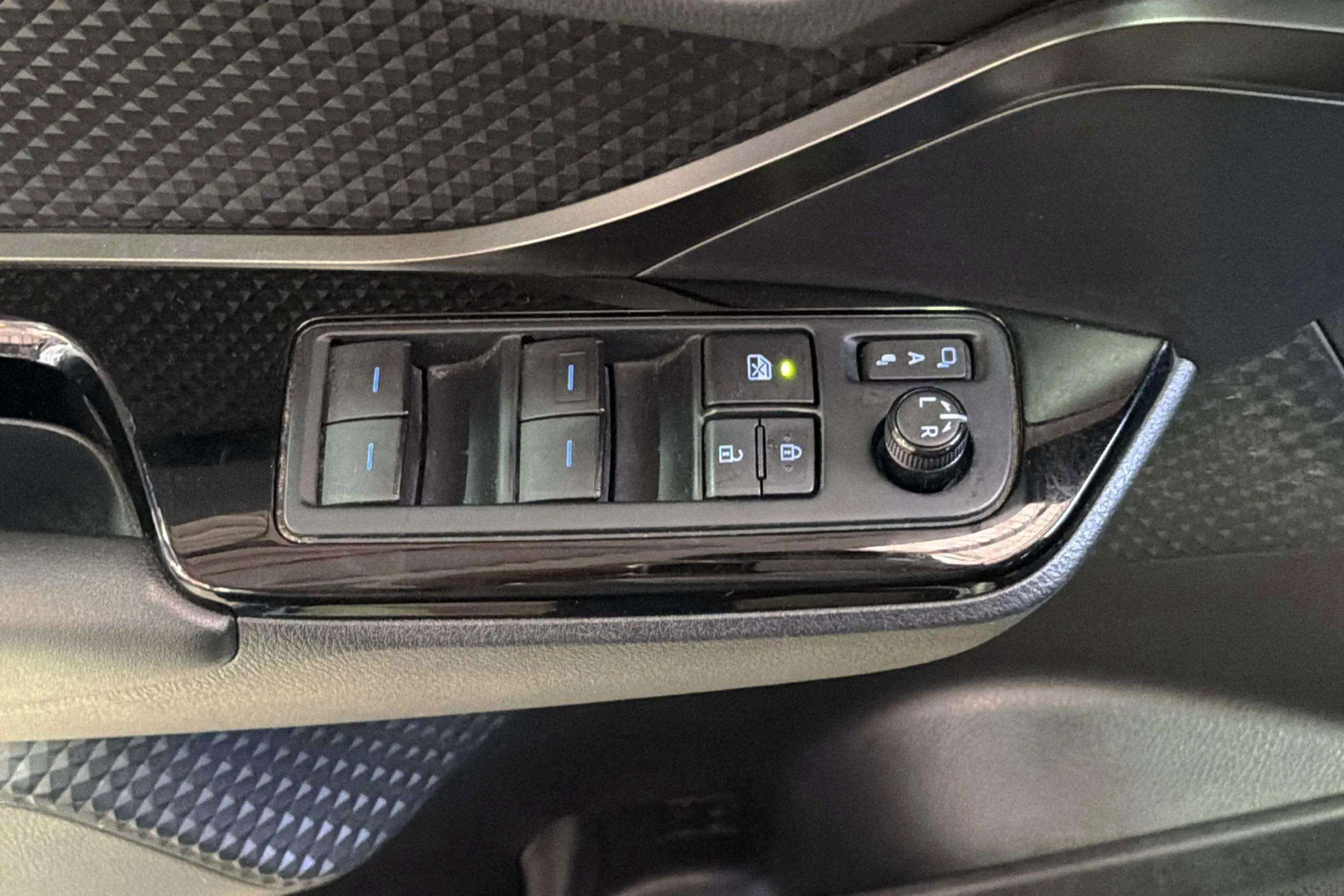 Toyota C-HR 2.0 180H Advance - foto 14