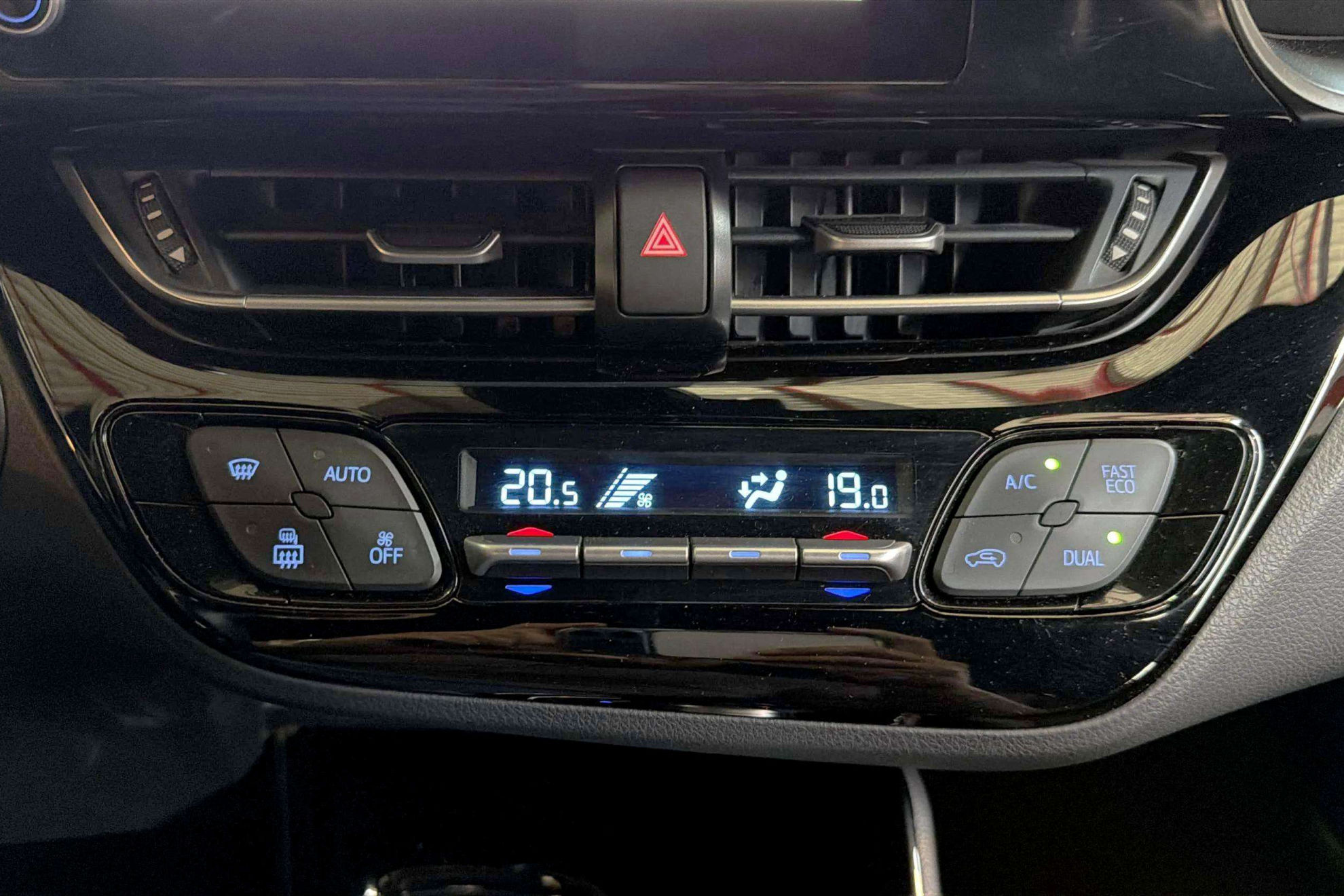 Toyota C-HR 2.0 180H Advance - foto 24