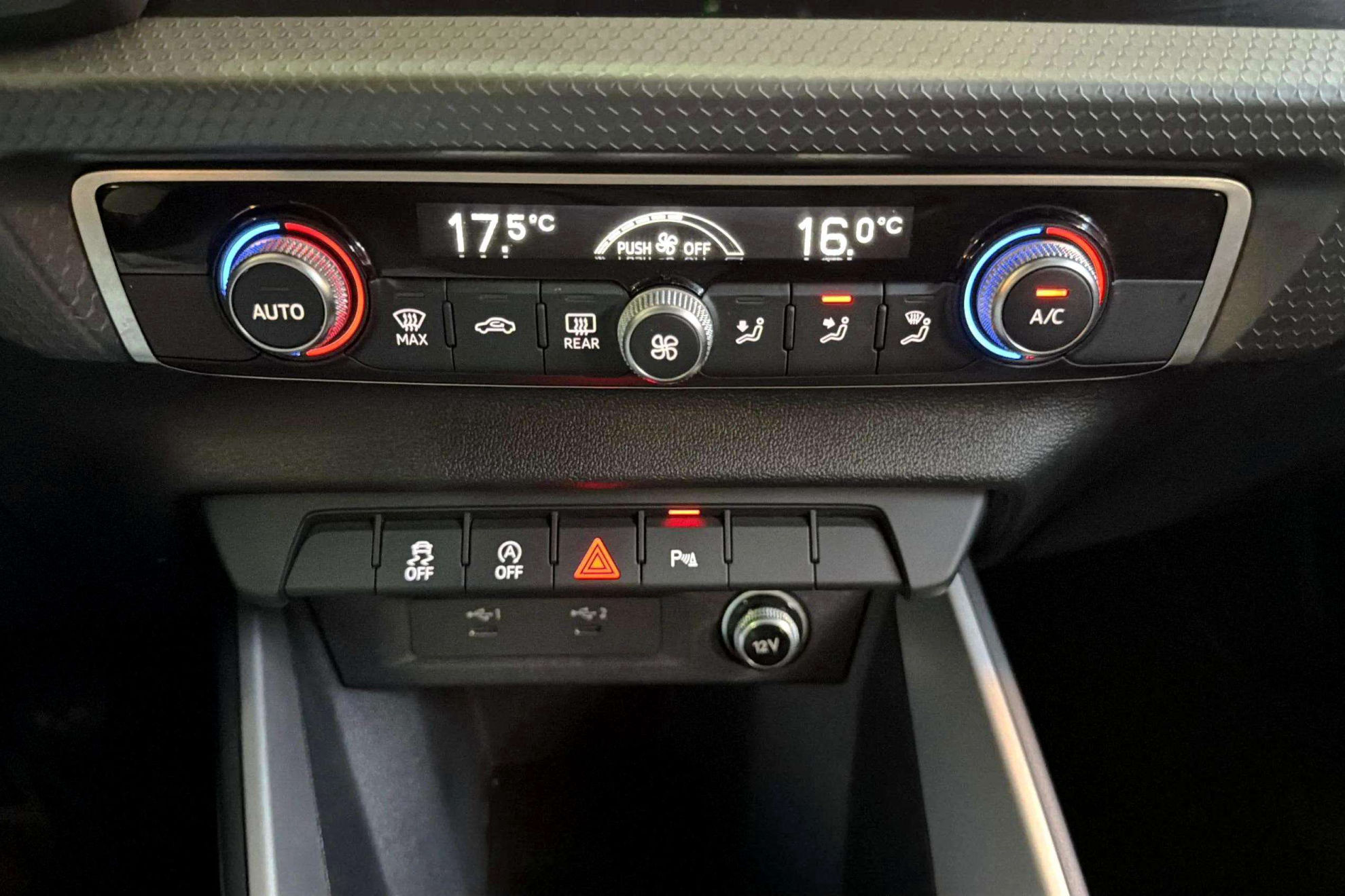 Audi A1 Sportback S line 25 TFSI - foto 24