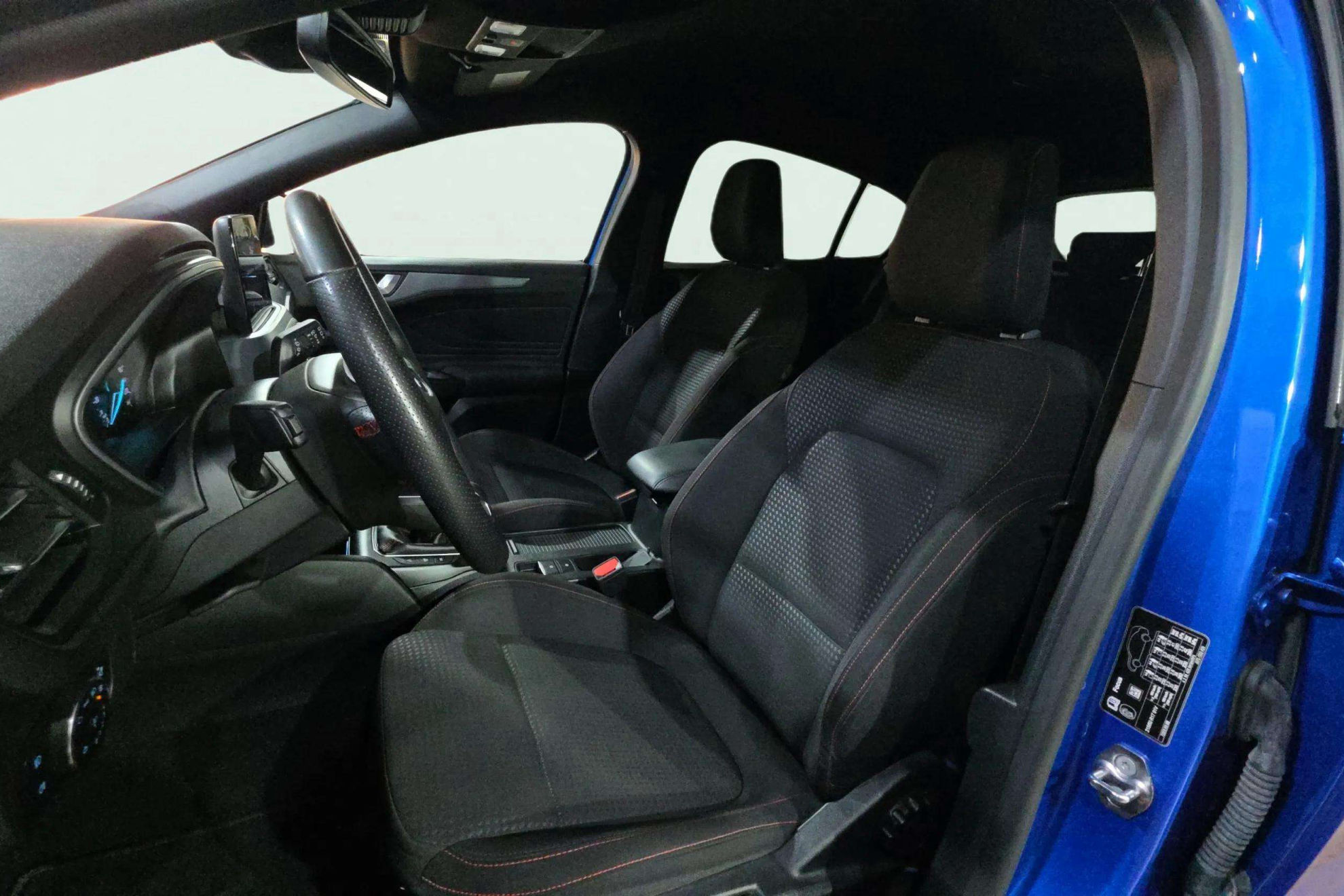 Ford Focus 1.0 EcoBoost MHEV ST-Line - foto 14
