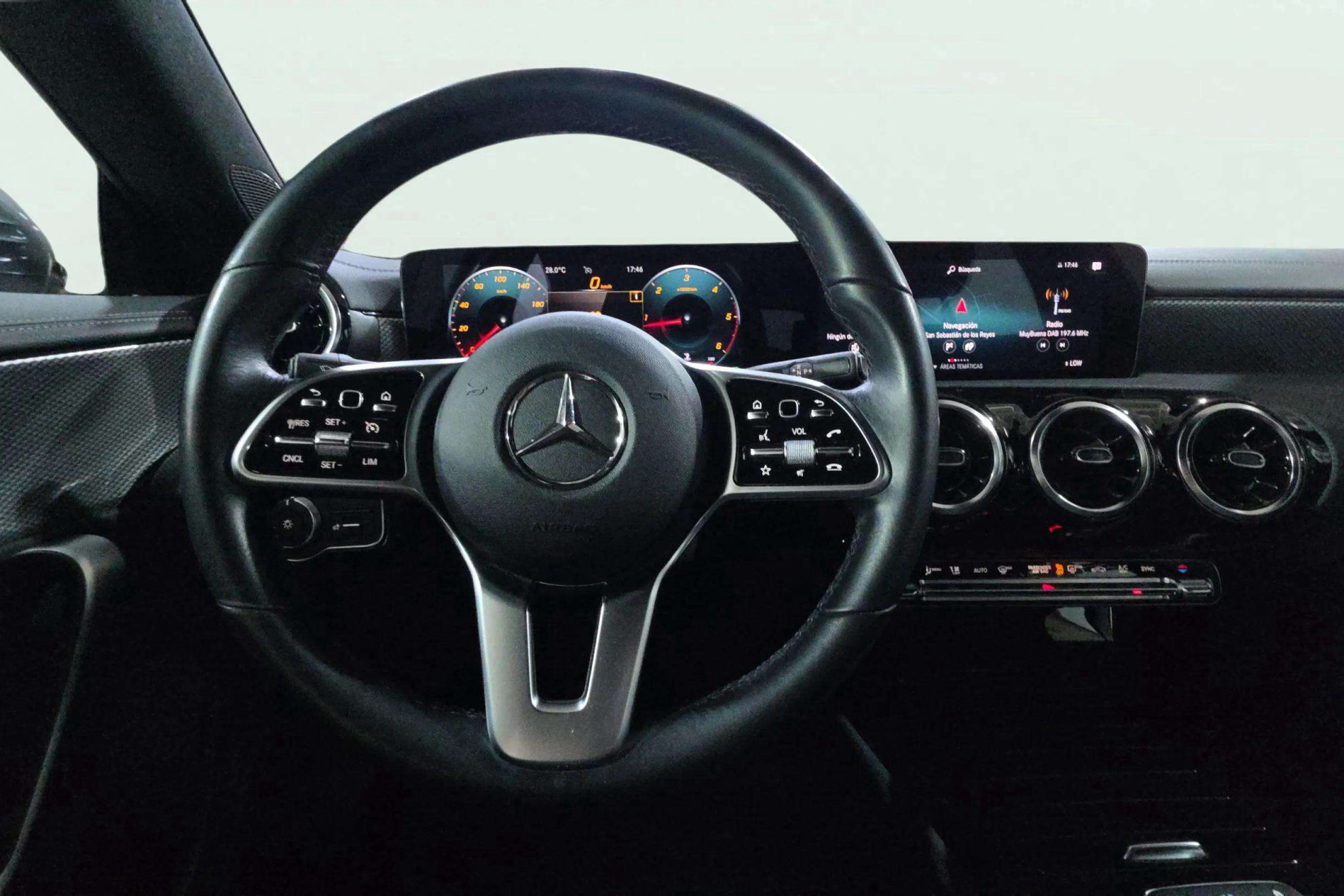 Mercedes-Benz CLA 220 D DCT Shooting Brake - foto 11