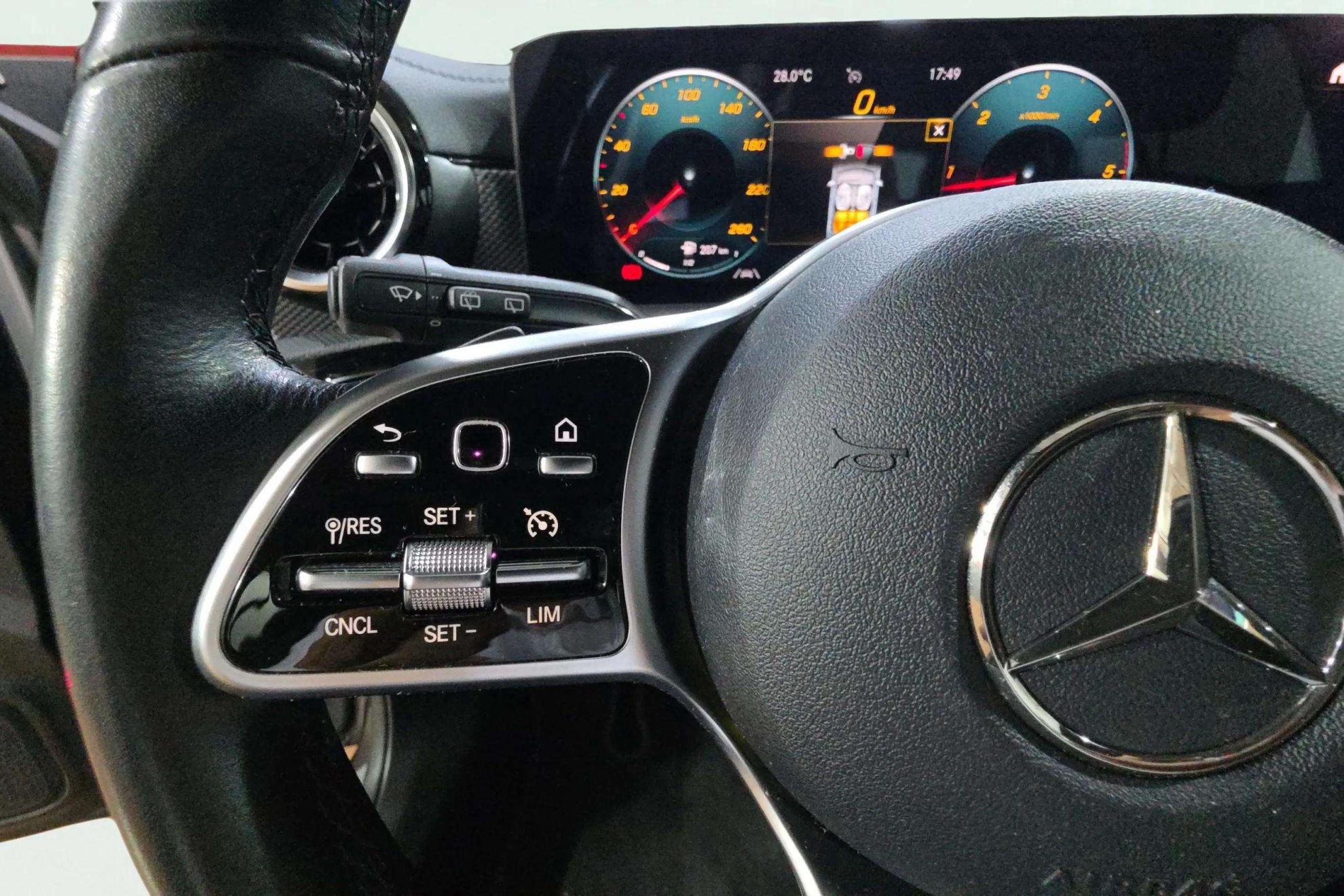 Mercedes-Benz CLA 220 D DCT Shooting Brake - foto 19