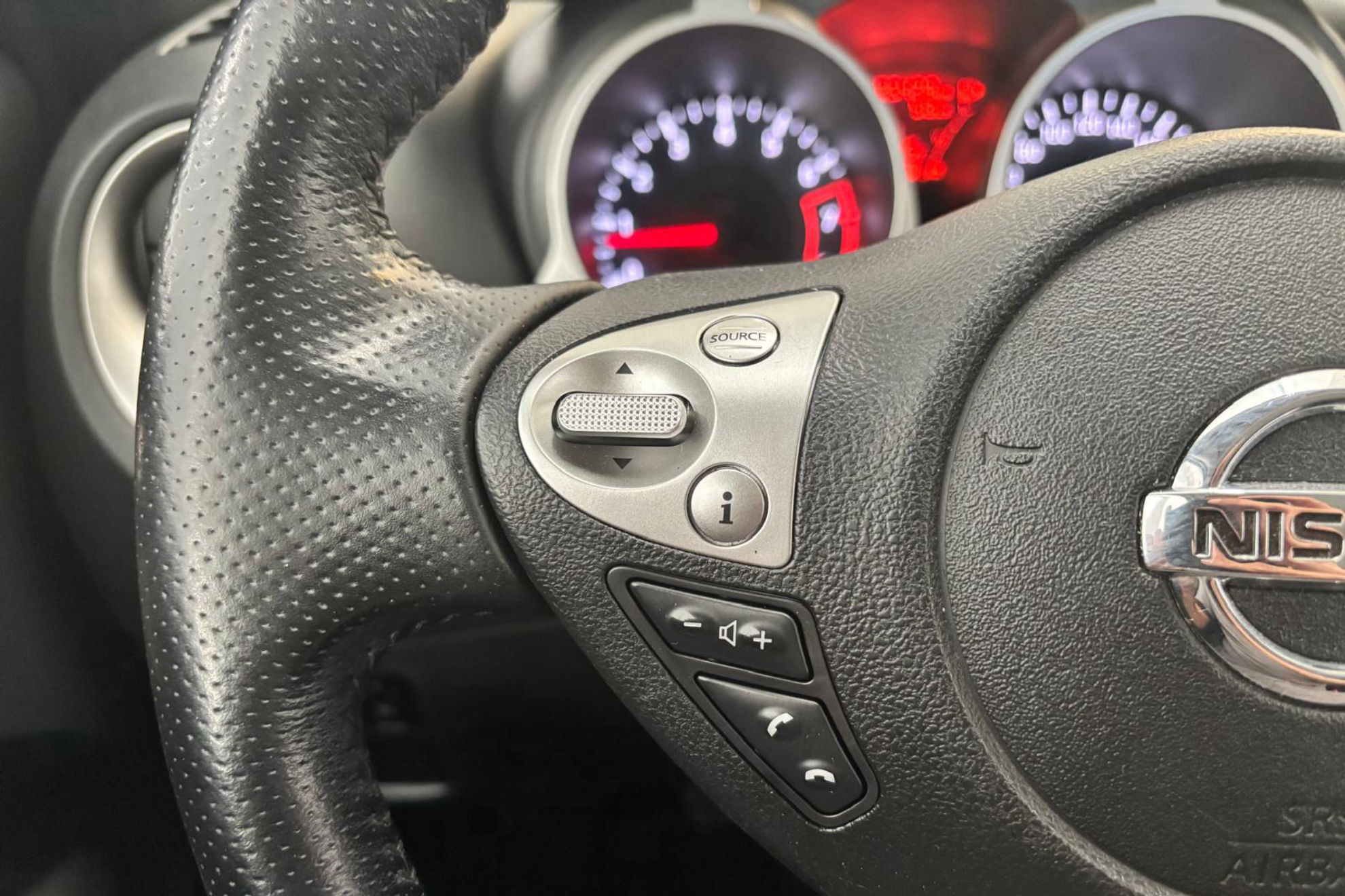 Nissan Juke 1.6 N-TEC 4x2 - foto 18