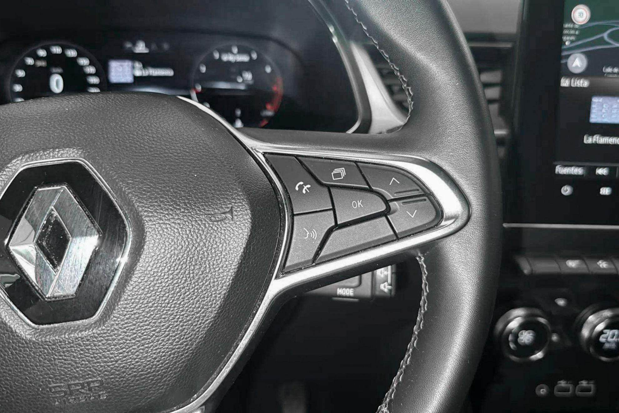 Renault Captur techno TCe - foto 22
